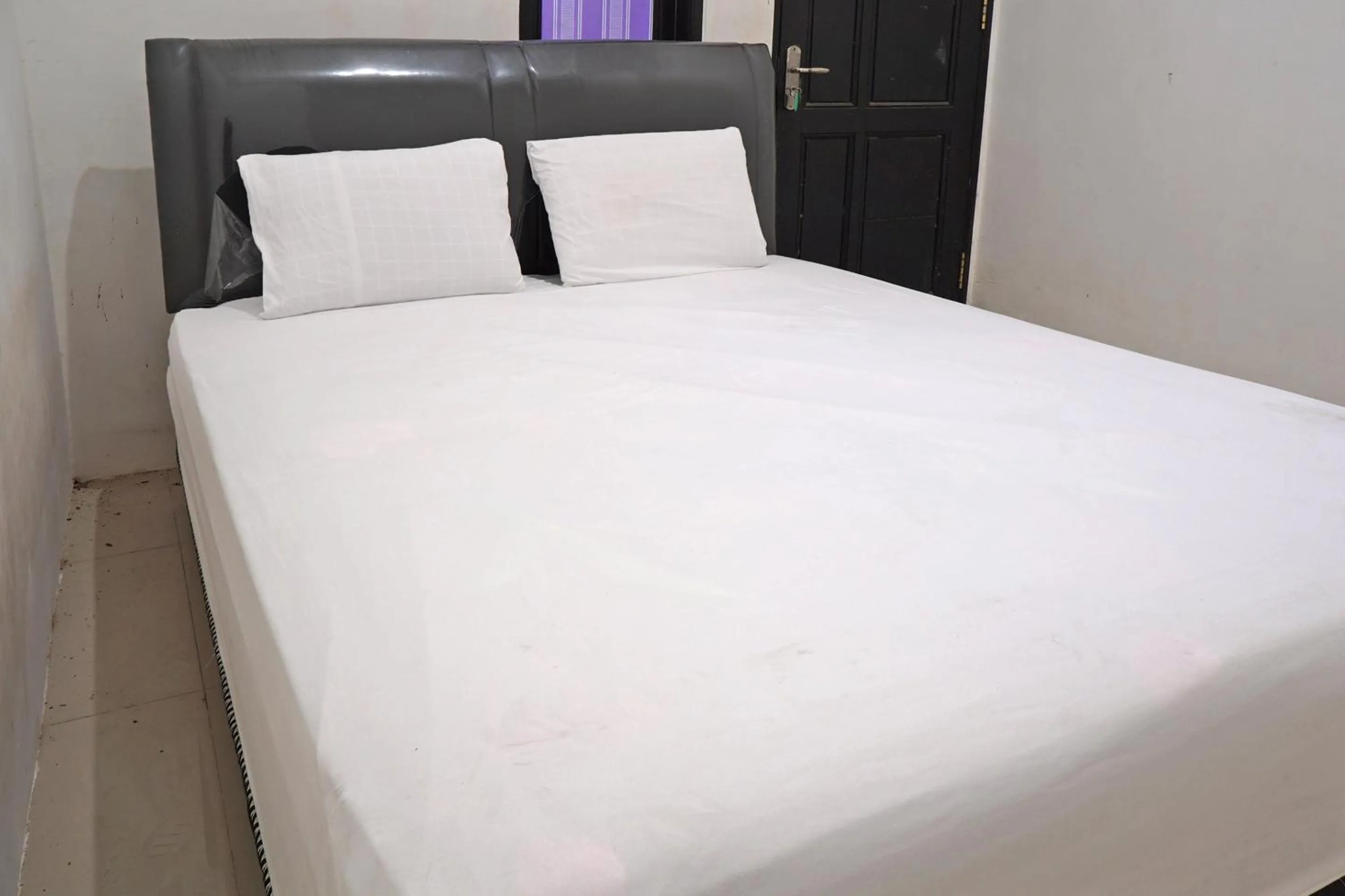 Bedroom, Bed in Hotel O Kost Putih Syariah