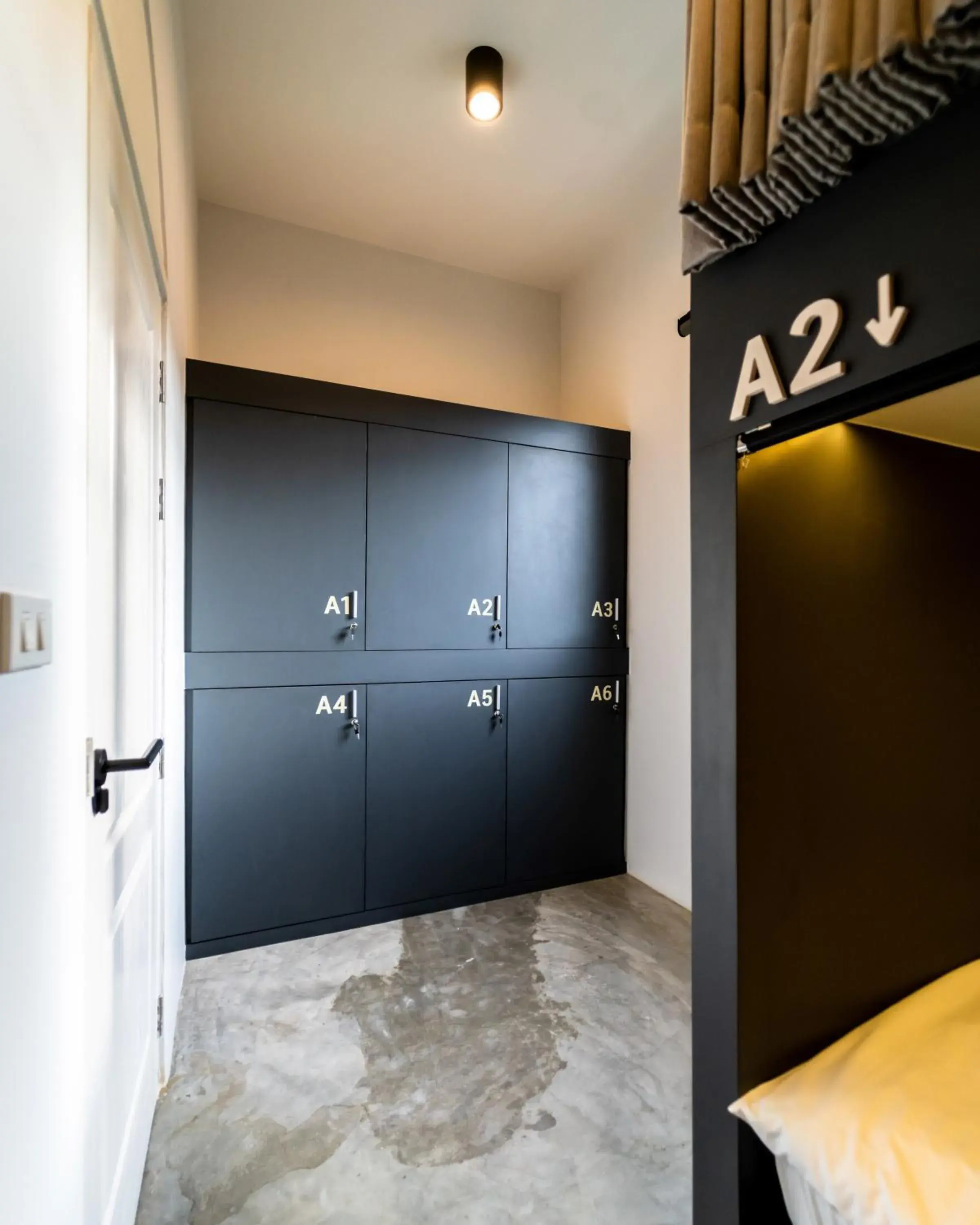 microwave in PIER 808 Hostel microwave in PIER 808 Hostel