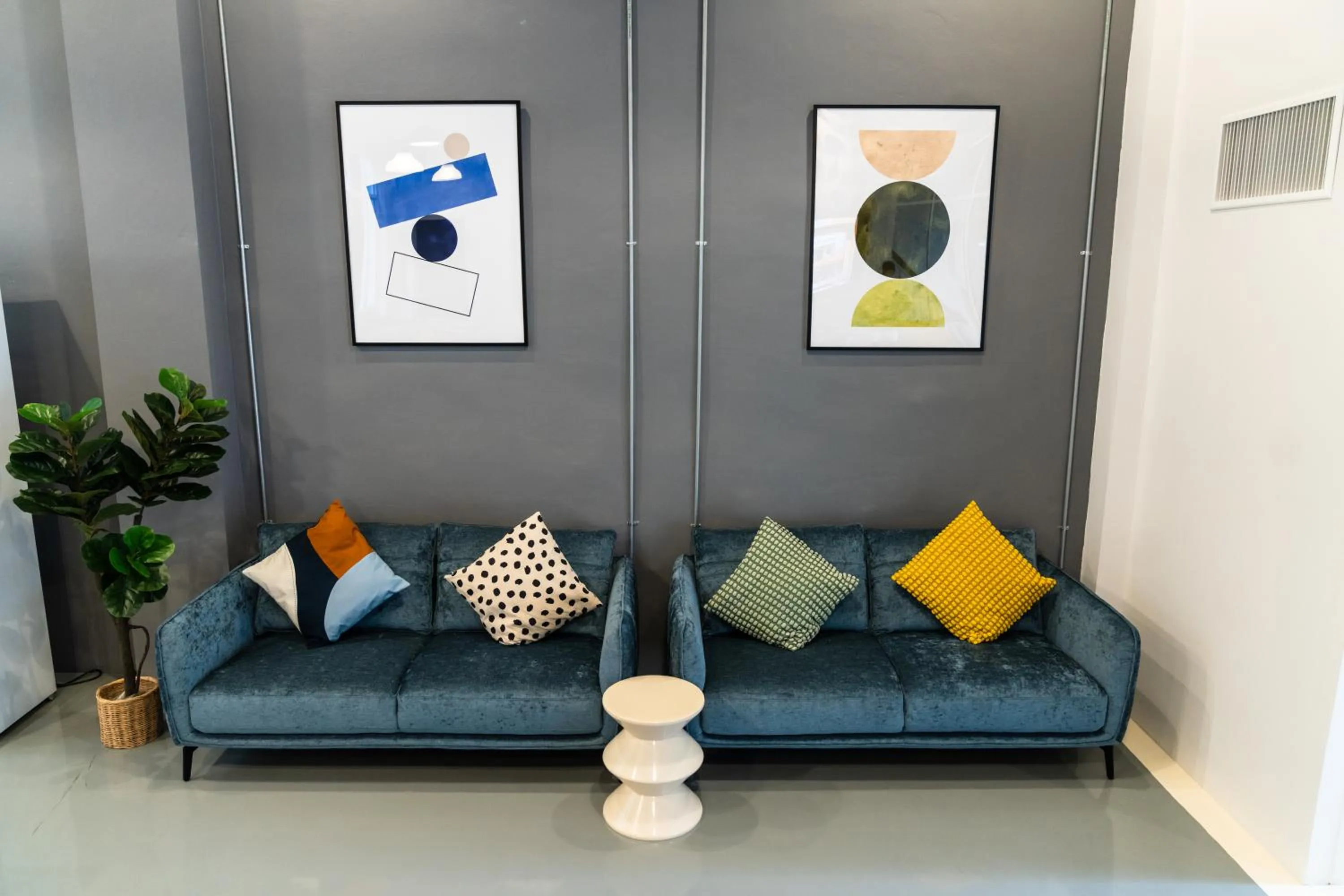 Living room in PIER 808 Hostel