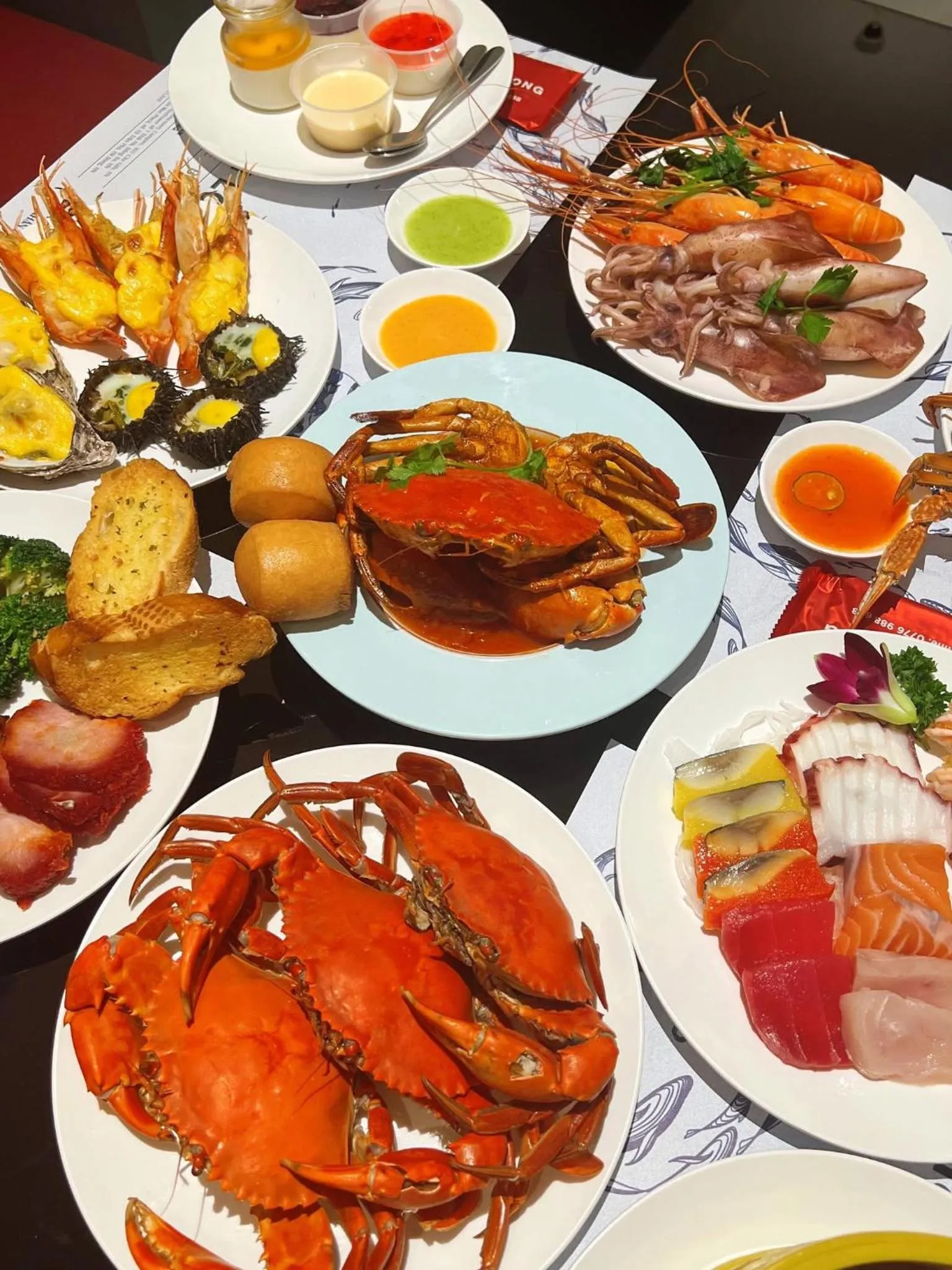 Restaurant/places to eat in LANDMARK 81 CONDOTEL CBD in HCMC