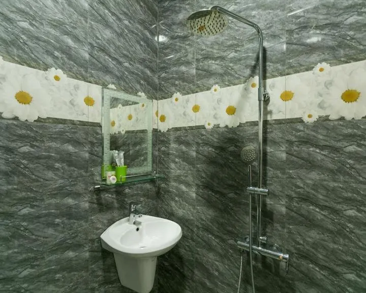 Bathroom in OYO 638 Thien Nam Hotel