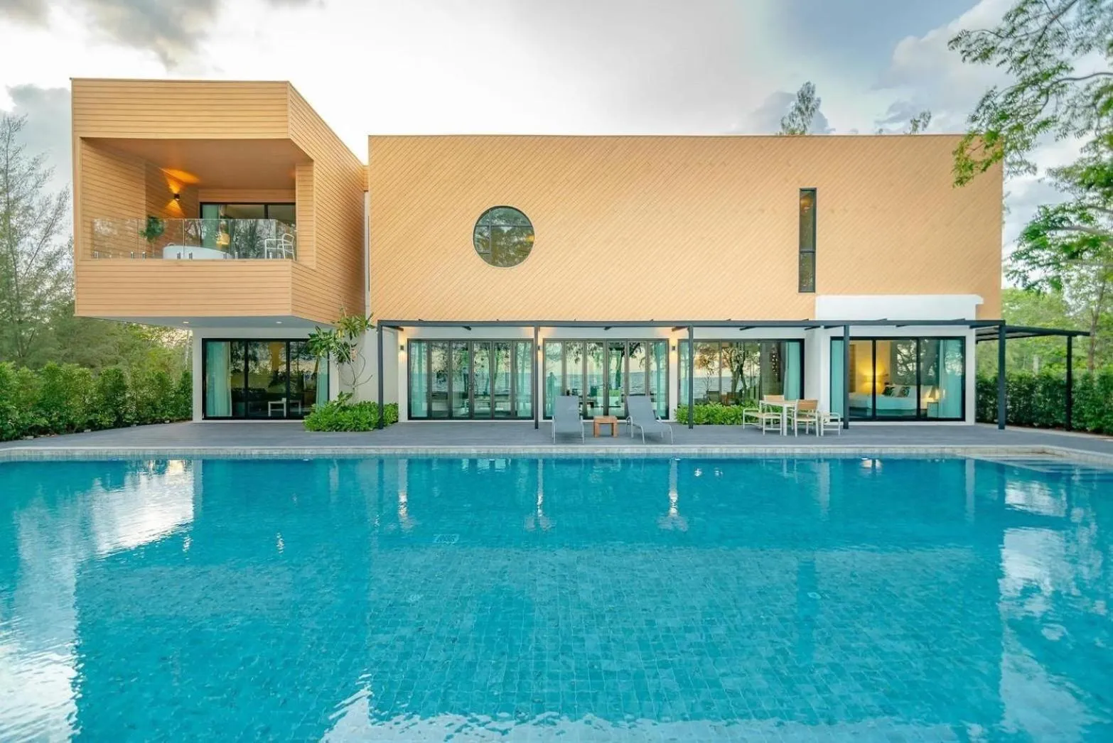 Property building in Emmarin Villa