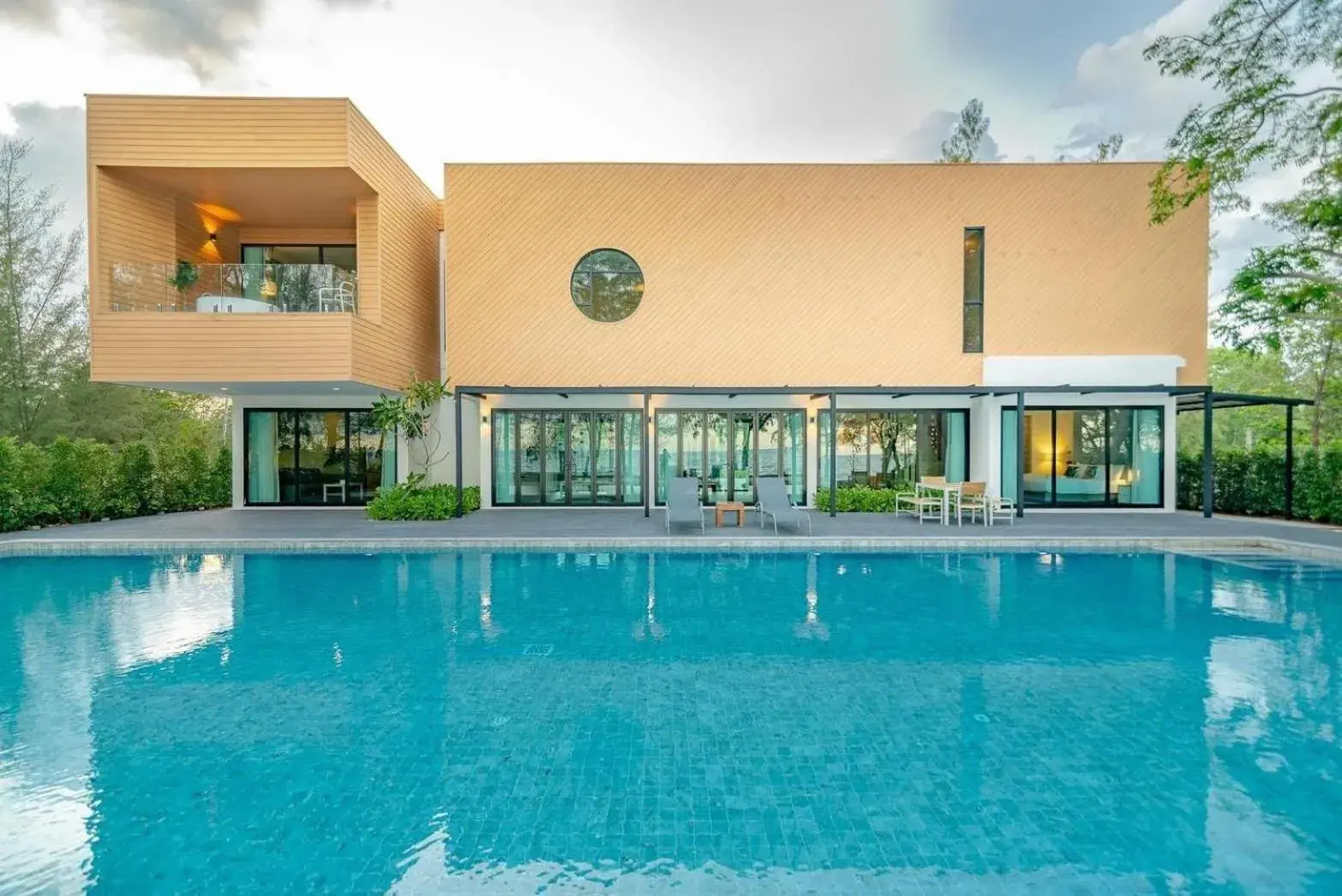 Property building in Emmarin Villa Property building in Emmarin Villa