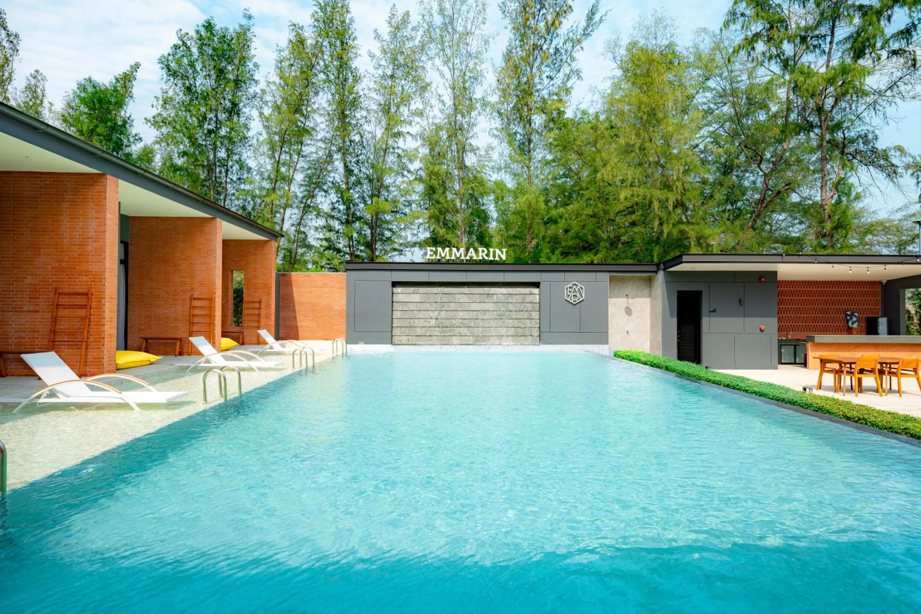 Property building in Emmarin Villa