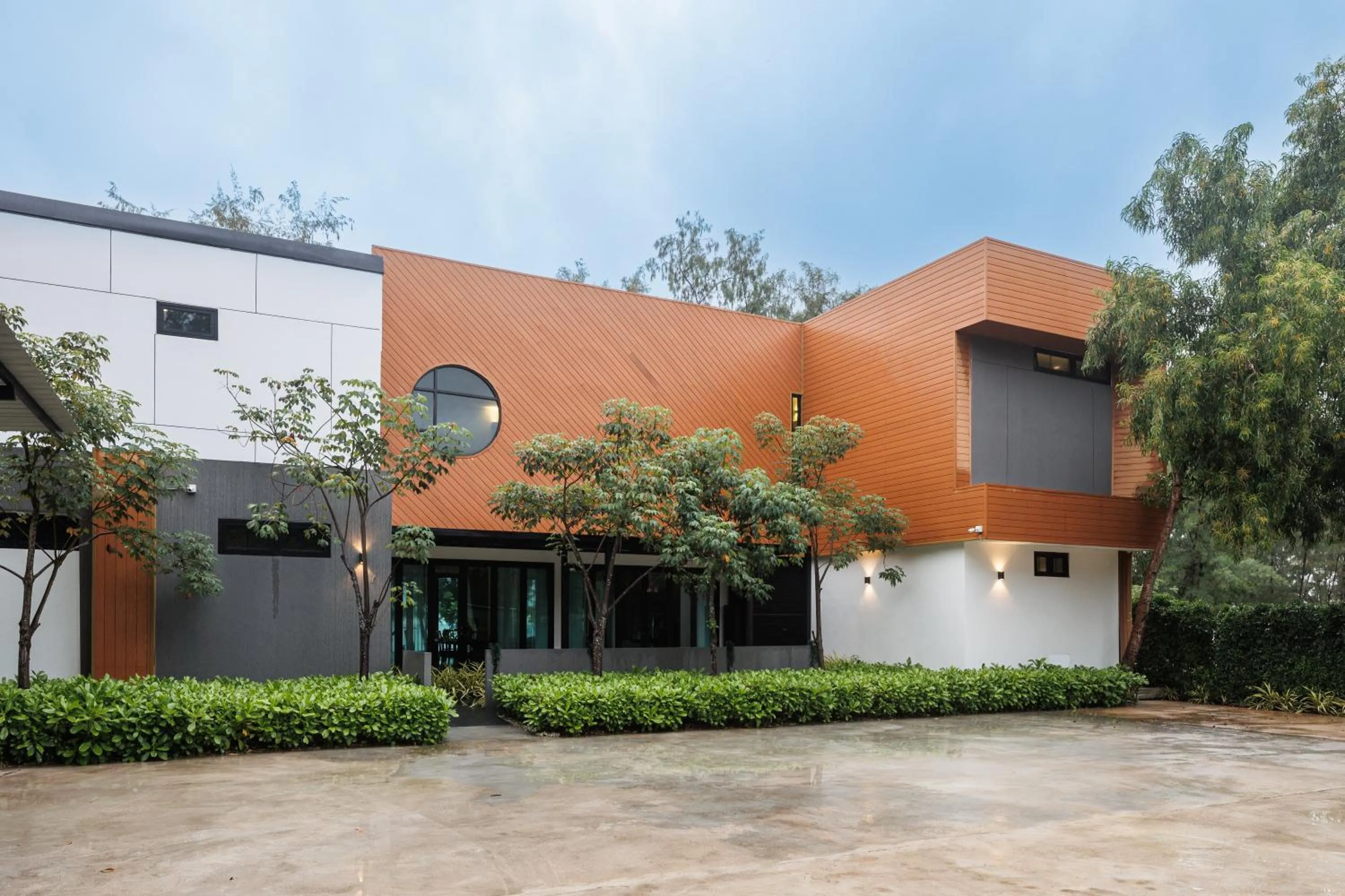 Property building in Emmarin Villa