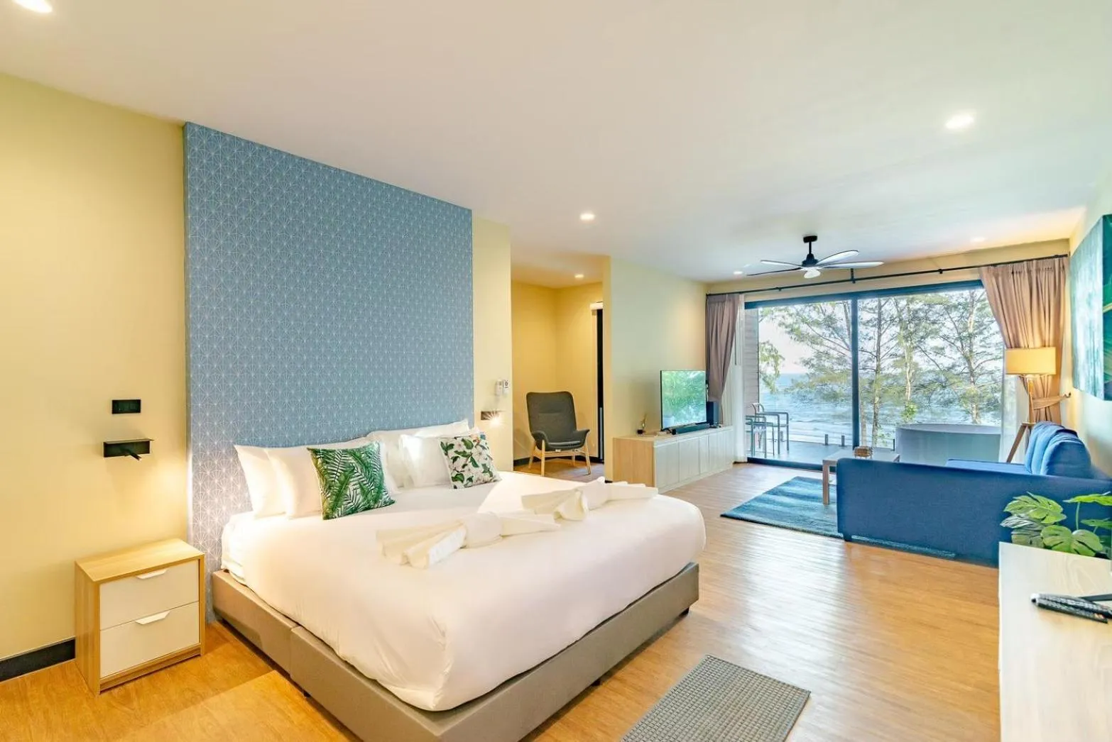 Bed in Emmarin Villa