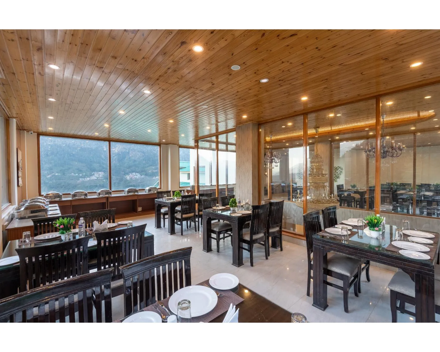 Restaurant/Places to Eat in The Serenity Resort Spa