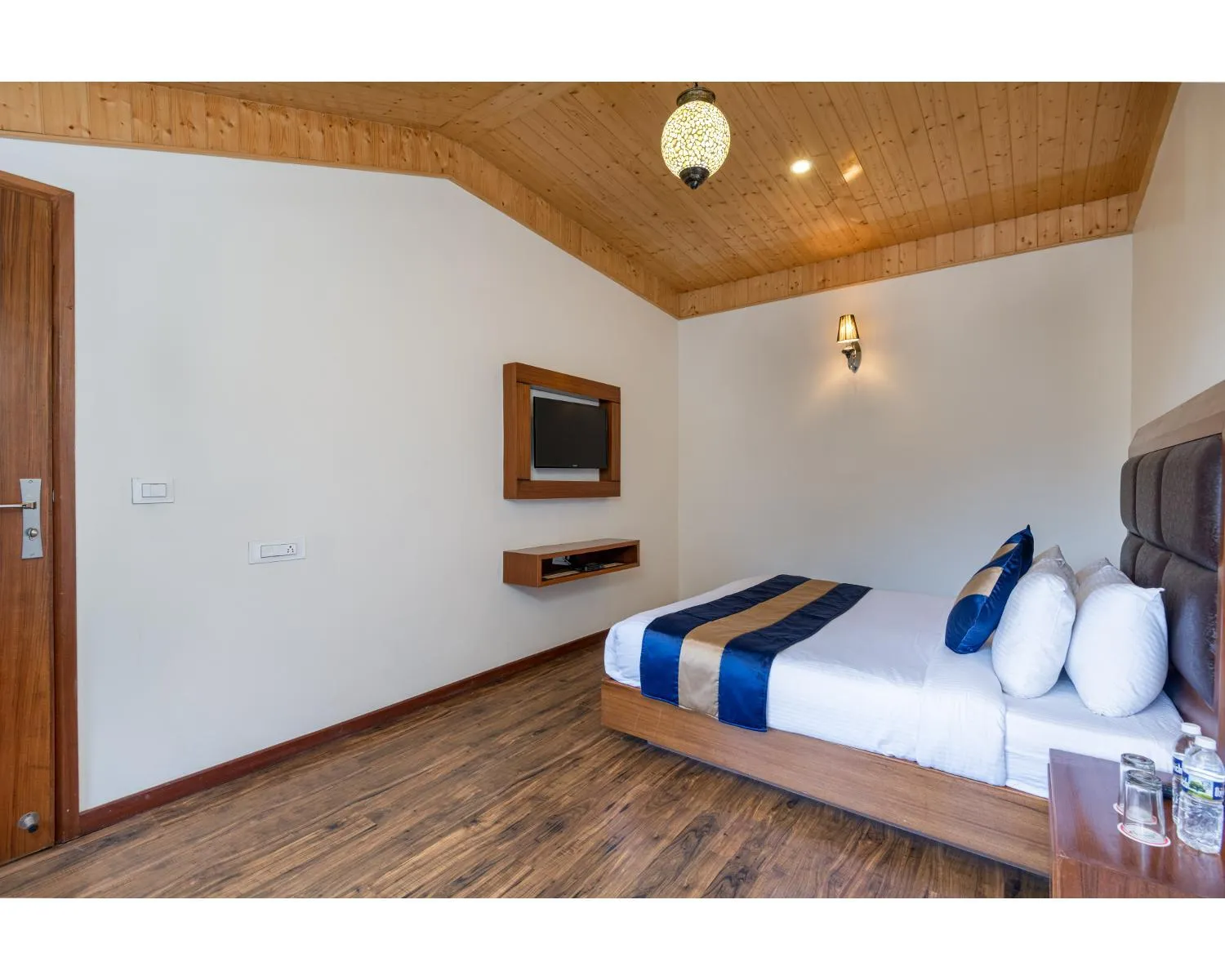 Bed in The Serenity Resort Spa