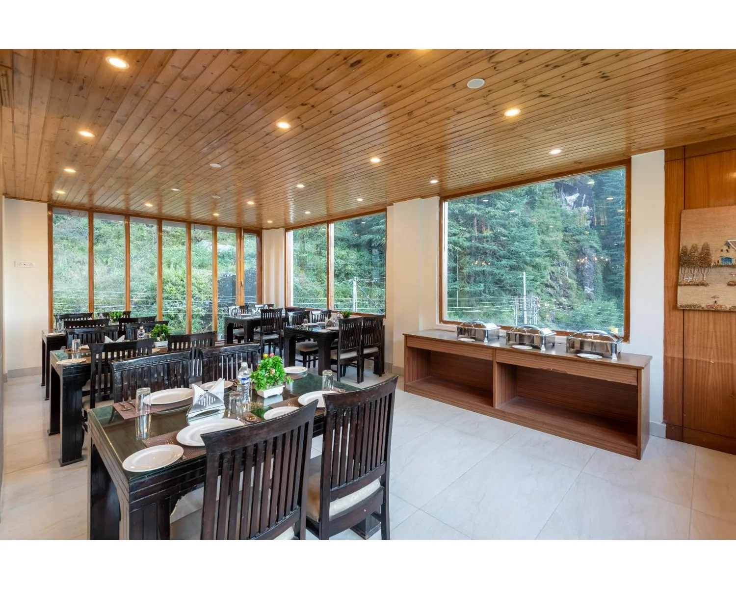 Restaurant/Places to Eat in The Serenity Resort Spa