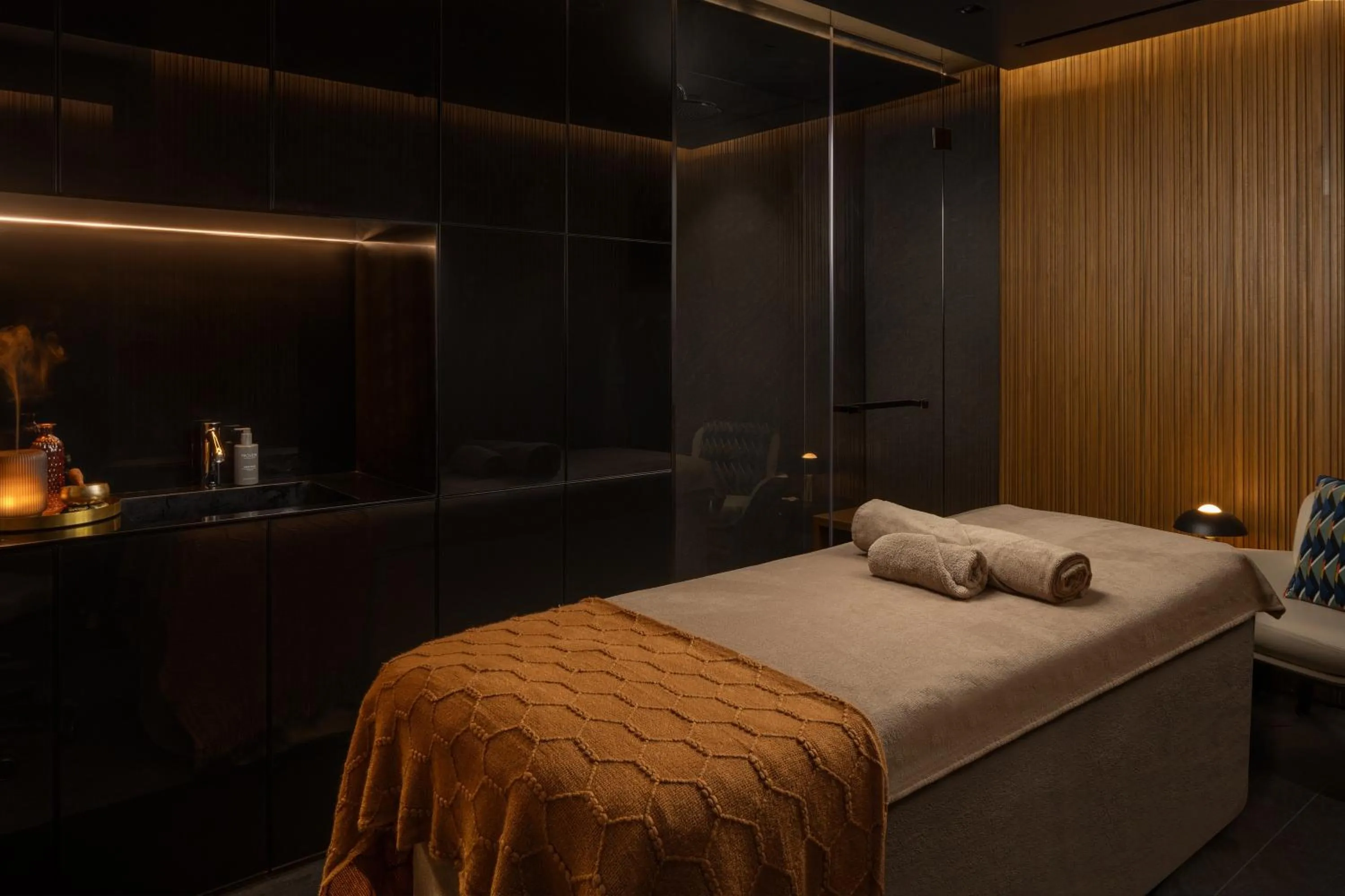 Spa and wellness centre/facilities, Bed in art'otel London Hoxton