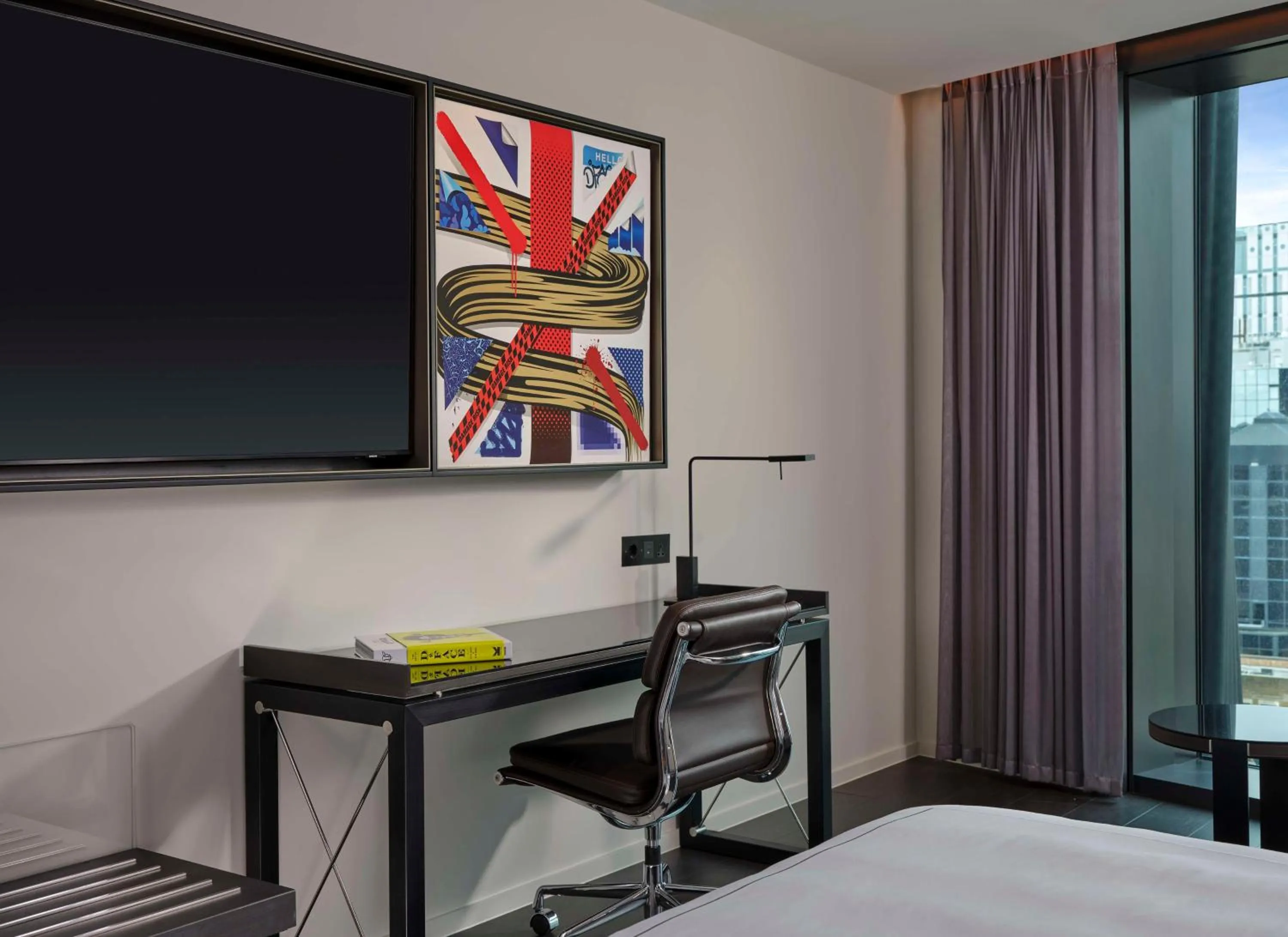 TV and multimedia, Bed in art'otel London Hoxton