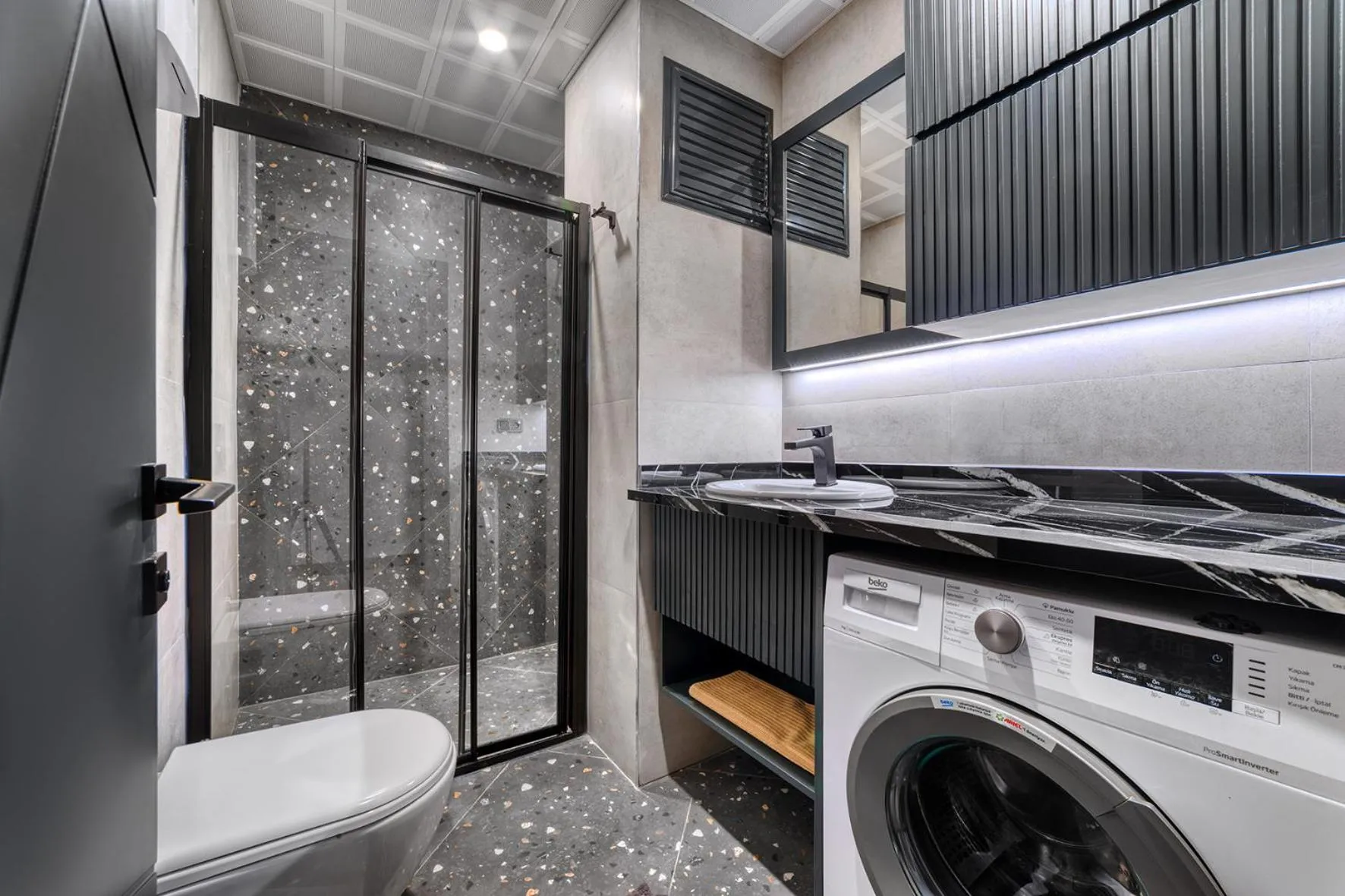 Shower in Prime Suite