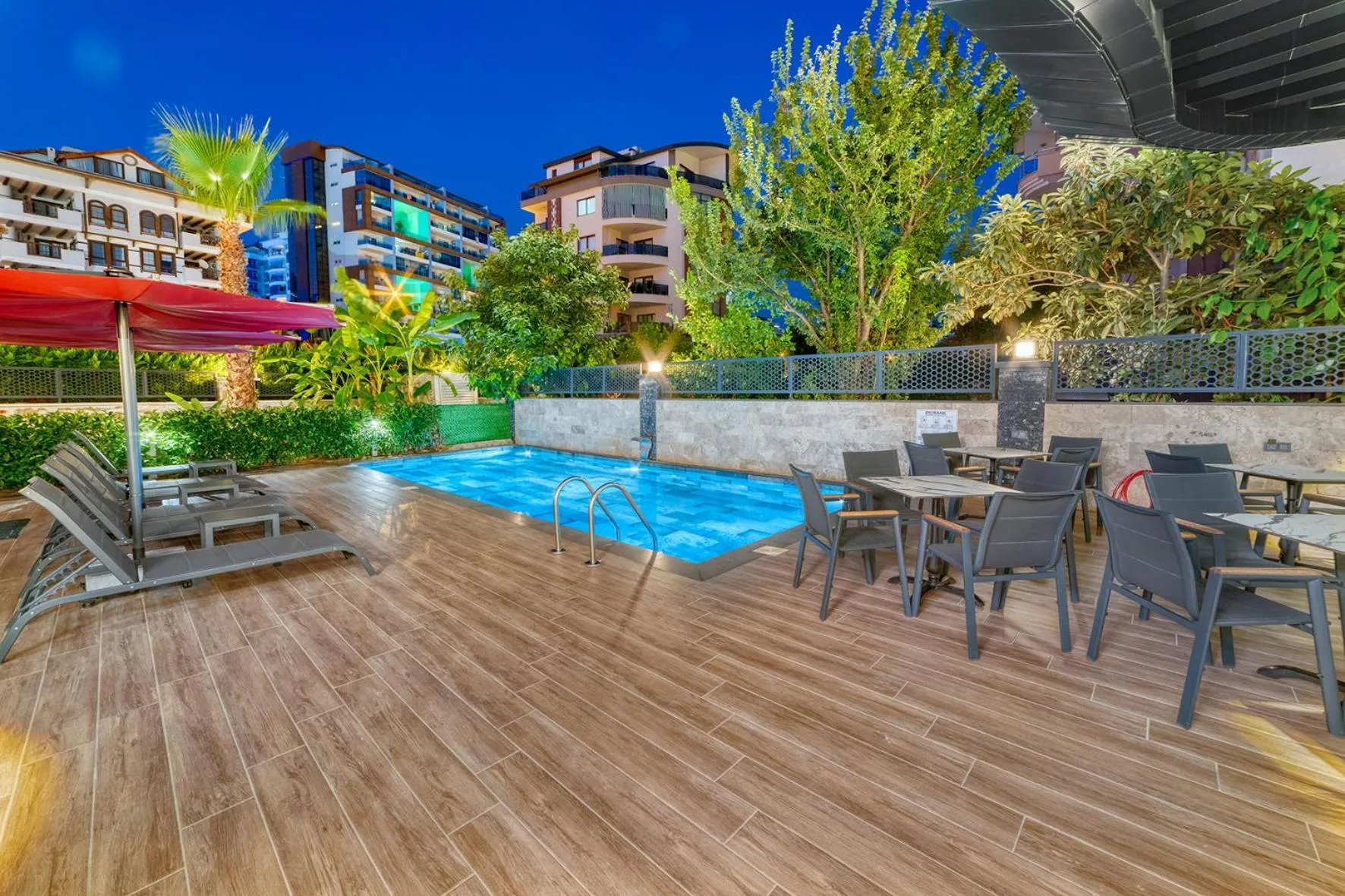 Swimming pool in Prime Suite