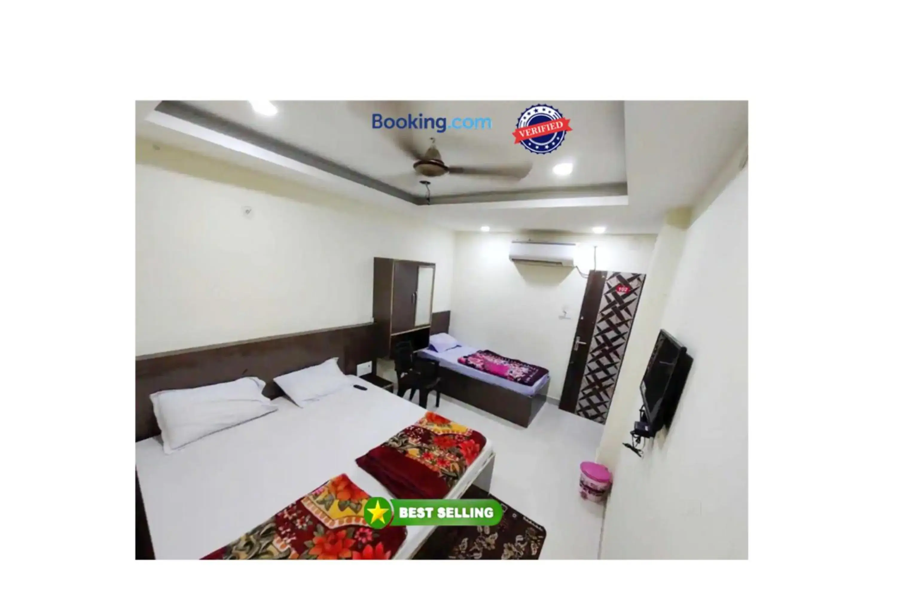 Bed in Goroomgo Swastik Guest House Varanasi Near Kashi Vishwanath Temple Bed in Goroomgo Swastik Guest House Varanasi Near Kashi Vishwanath Temple