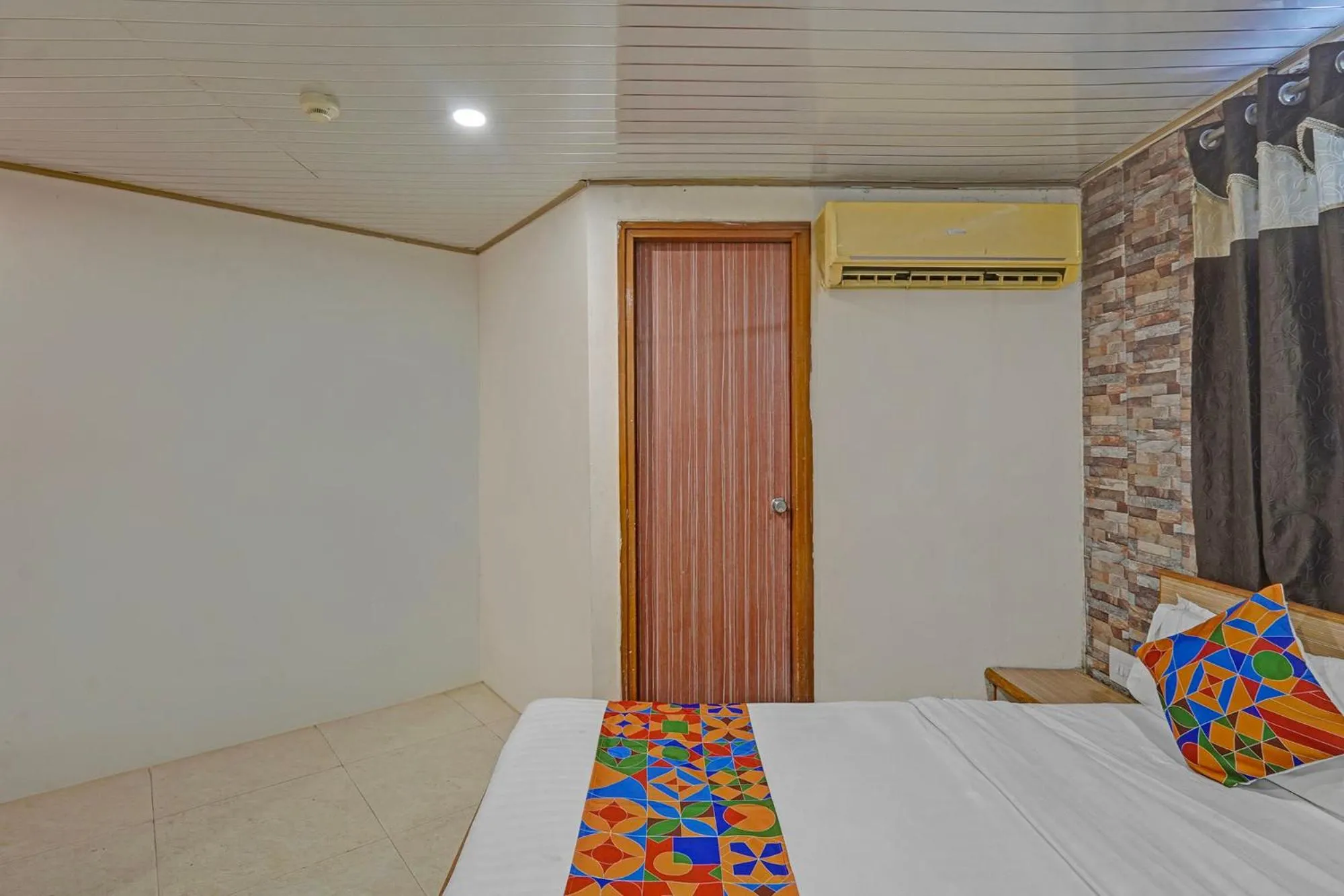 Bed in FabHotel Liberty