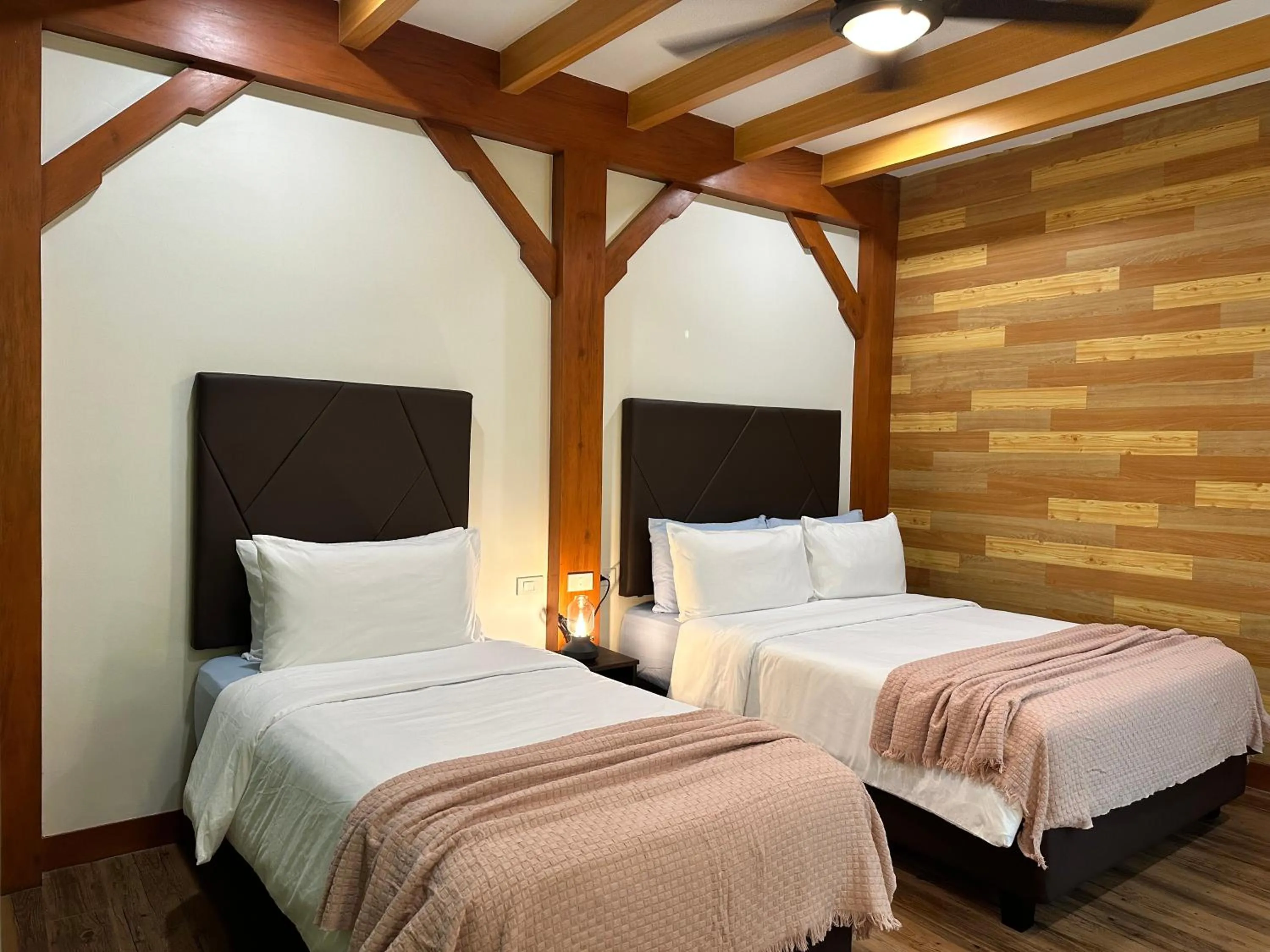 Bed in Lee Boutique Hotel Baguio