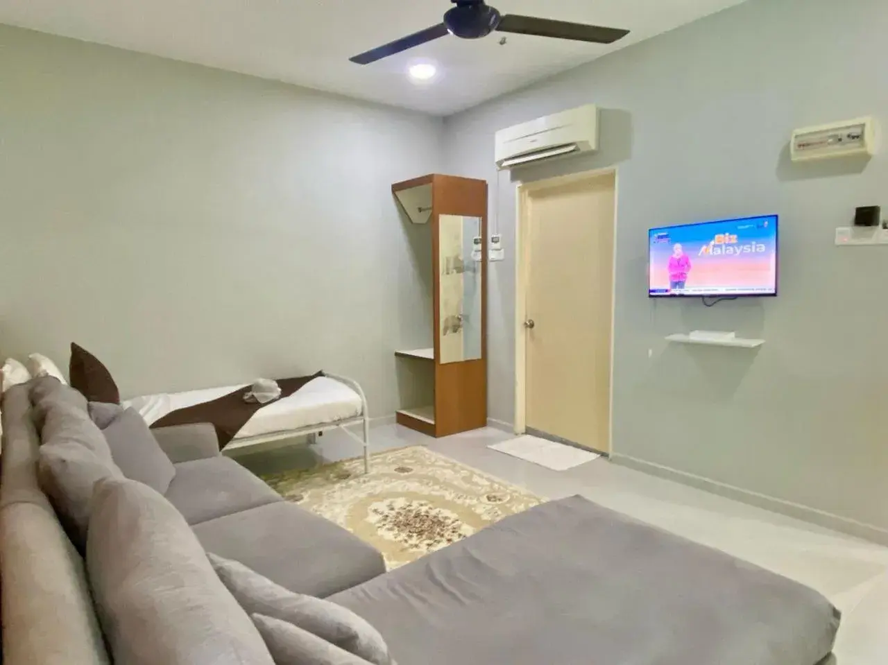 Living room, Bed in Chenang Inn Living room, Bed in Chenang Inn