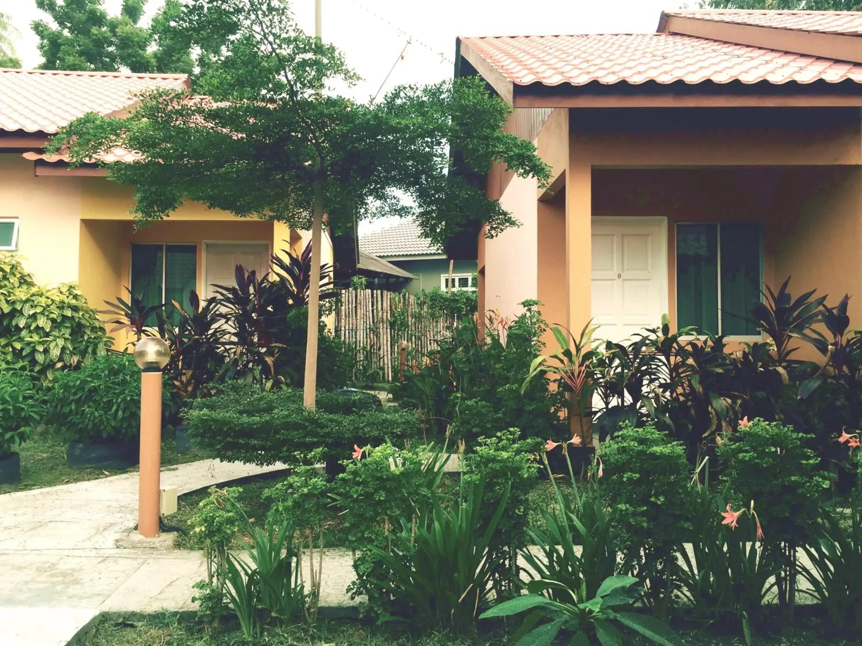 Property building in Chenang Inn Property building in Chenang Inn