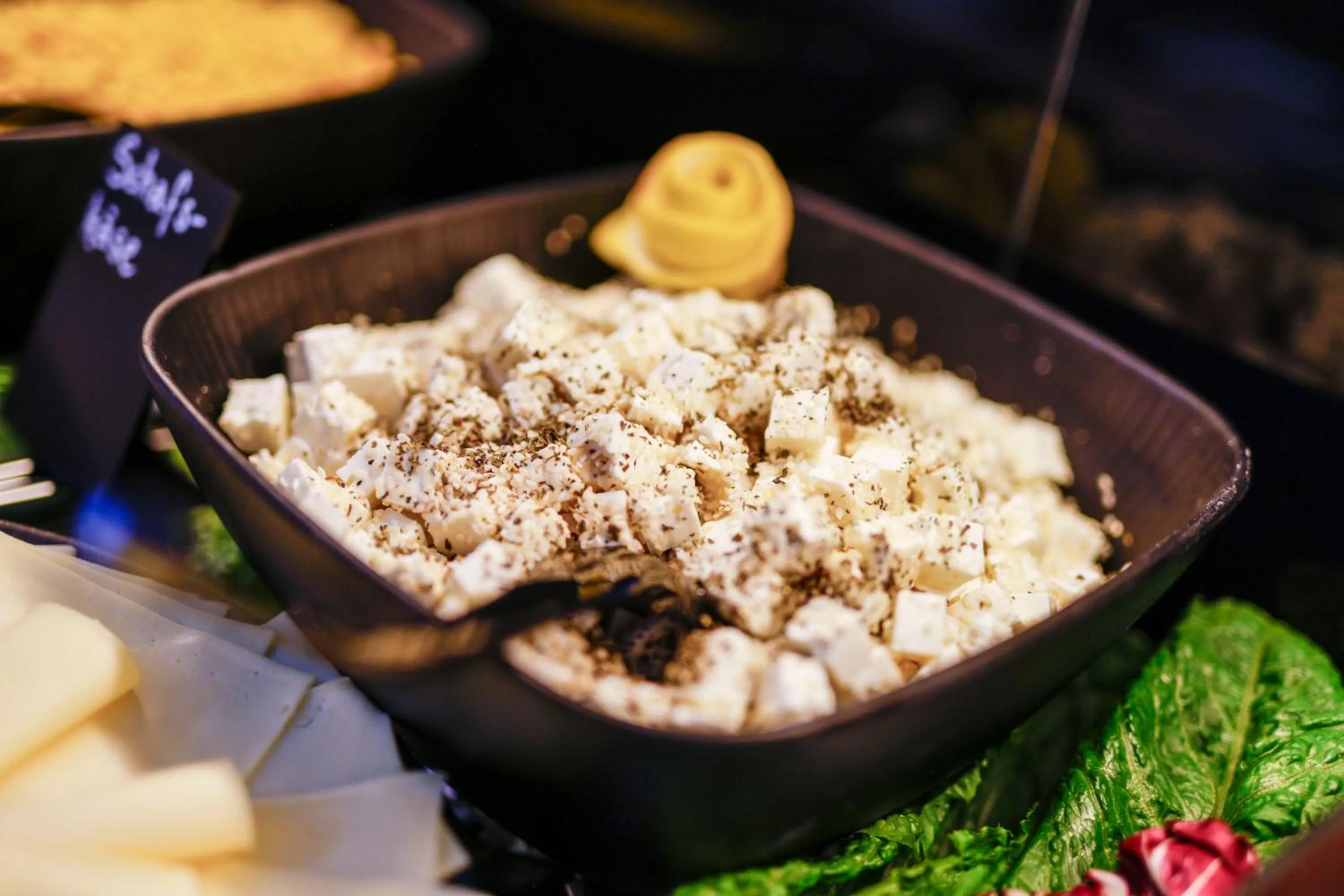 Restaurant/places to eat in Sleephotels Cosmos