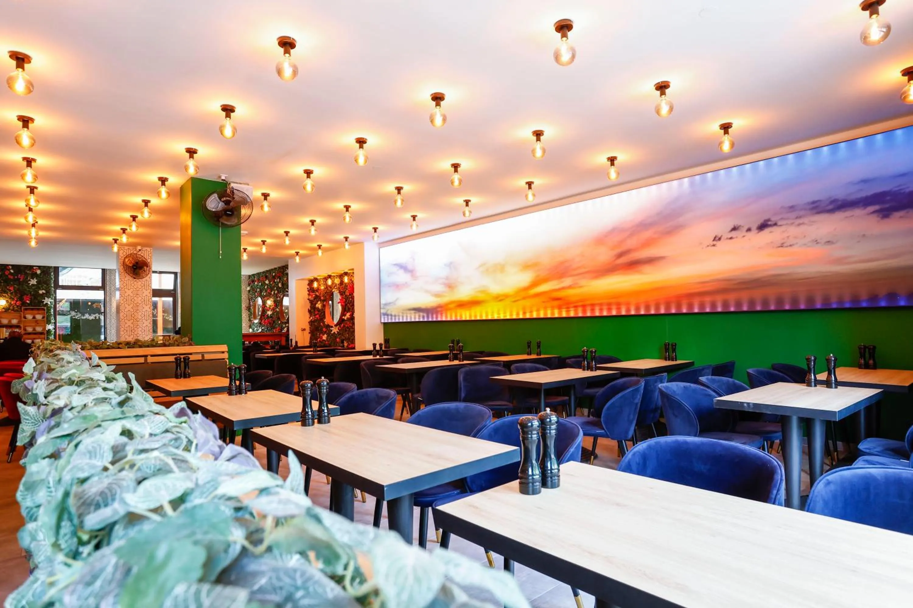 Restaurant/places to eat in Sleephotels Cosmos