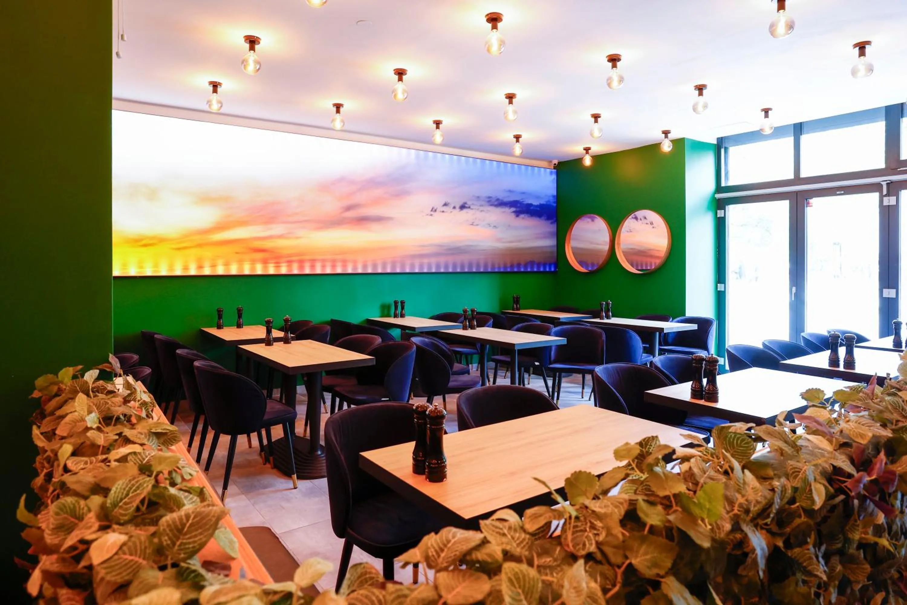 Restaurant/places to eat in Sleephotels Cosmos