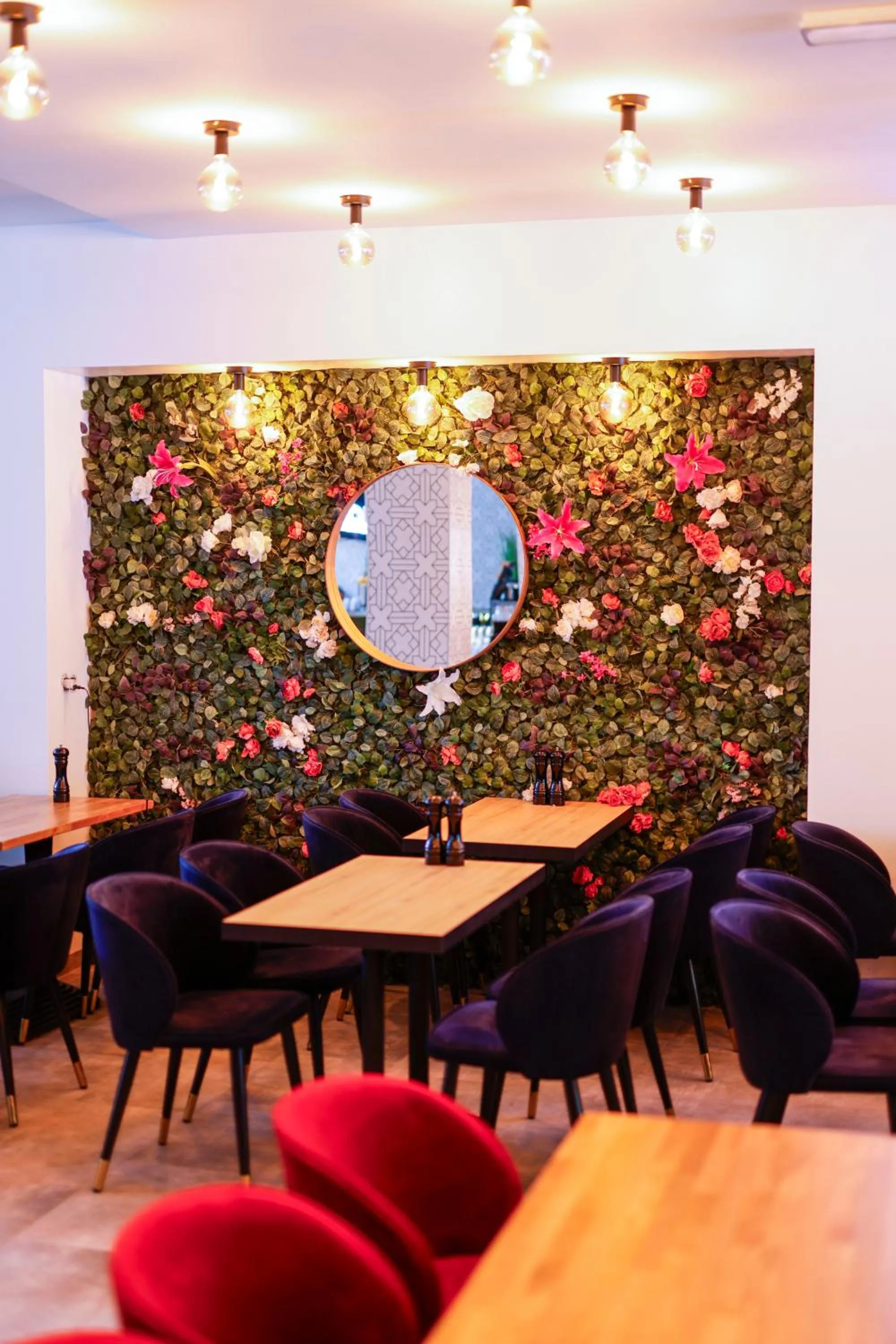 Restaurant/places to eat in Sleephotels Cosmos