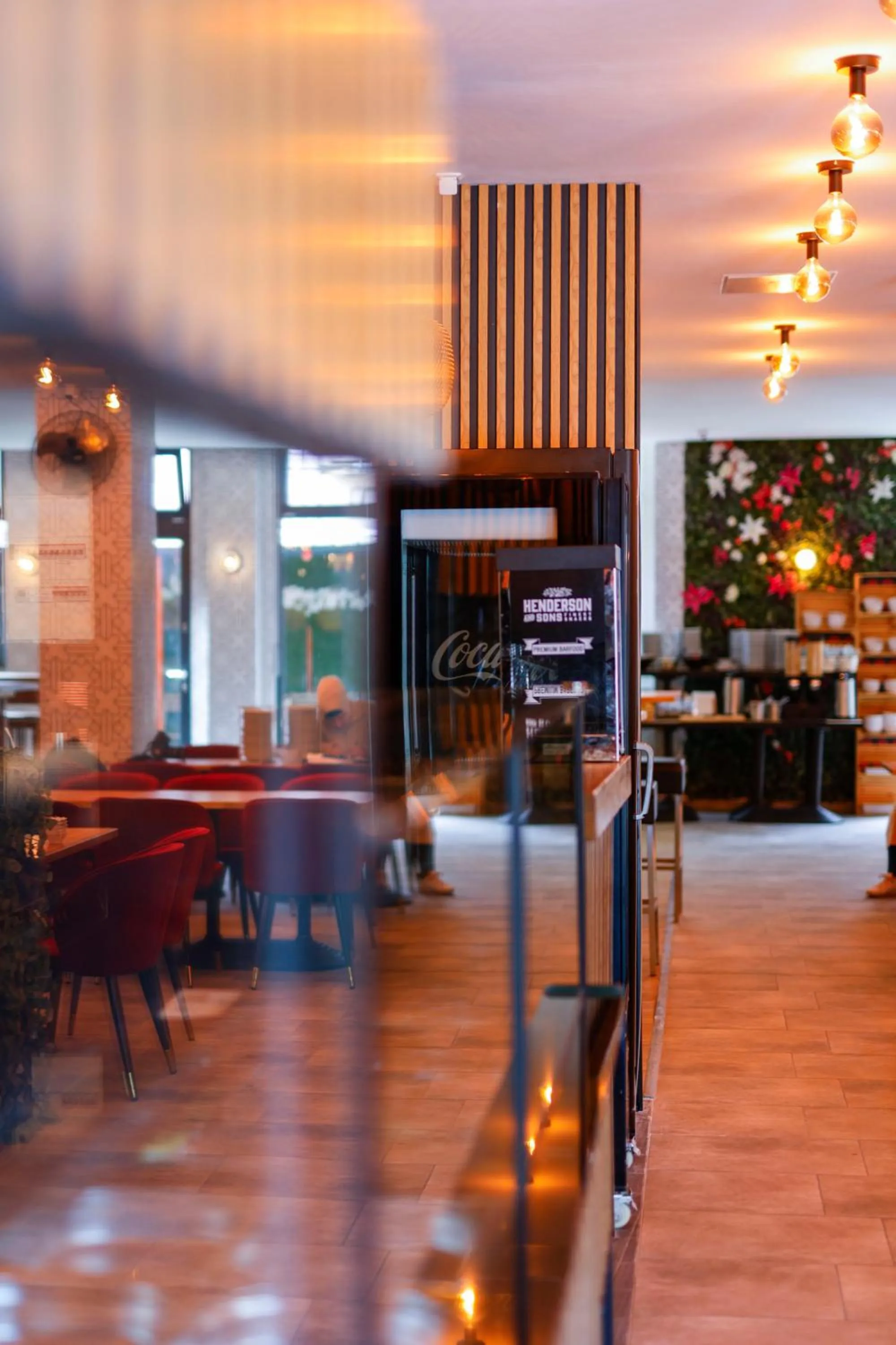 Restaurant/places to eat in Sleephotels Cosmos