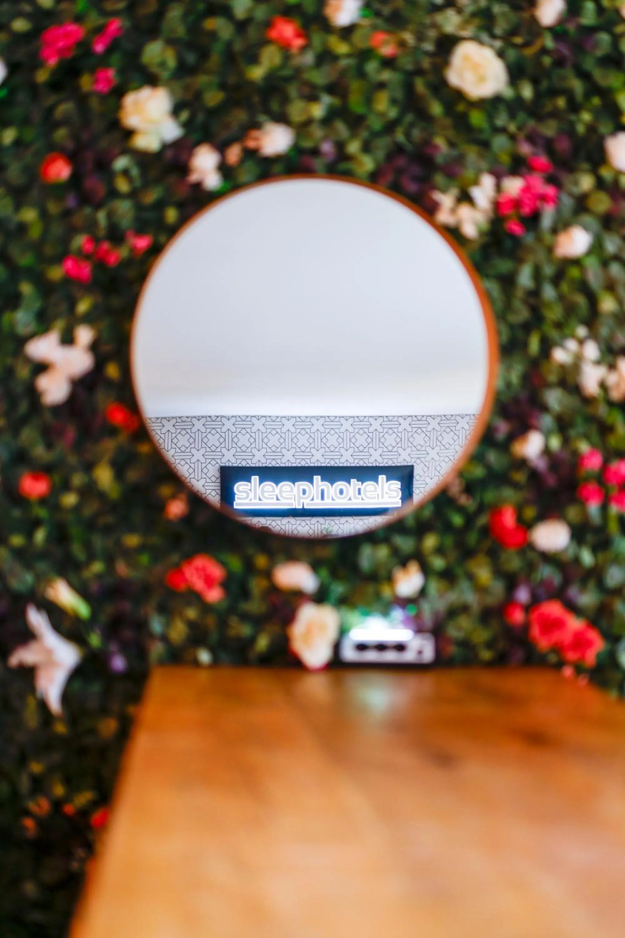 Restaurant/places to eat in Sleephotels Cosmos