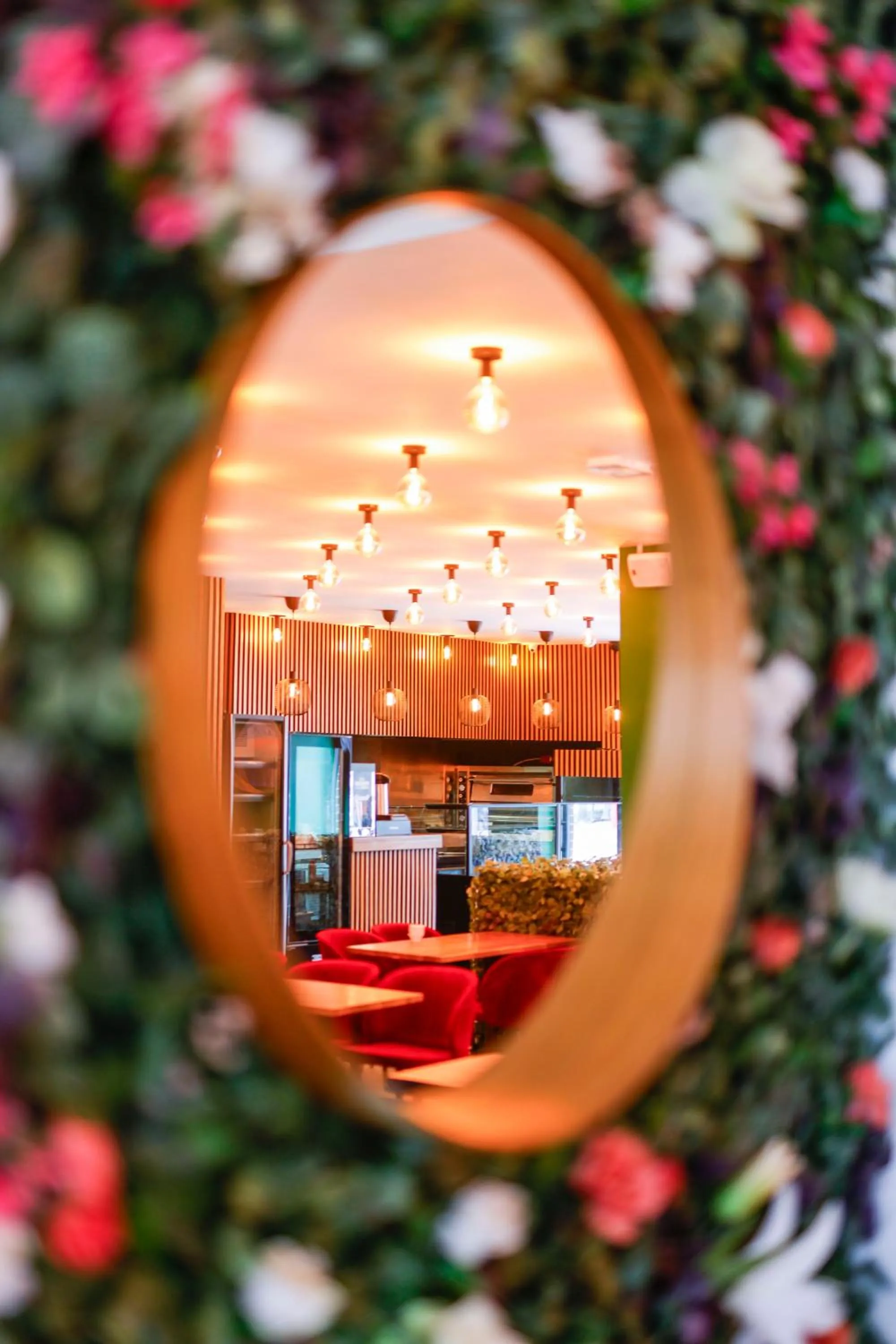 Restaurant/places to eat in Sleephotels Cosmos