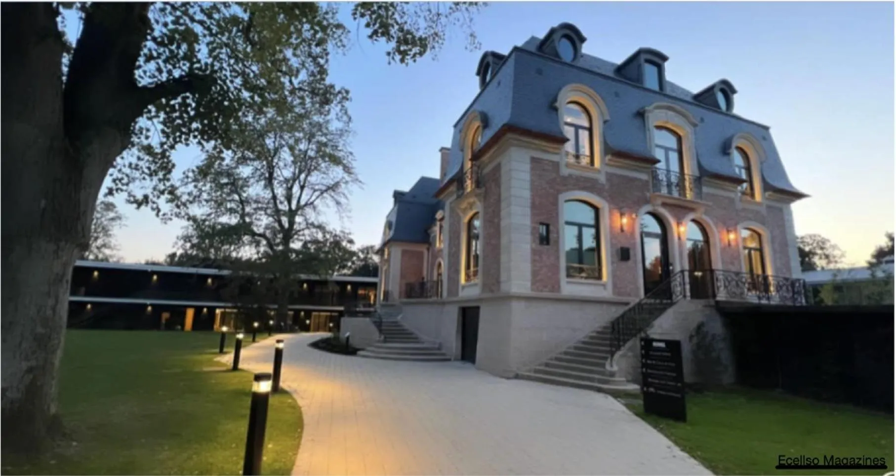 Property building in Bienheureux Hôtel & Restaurant