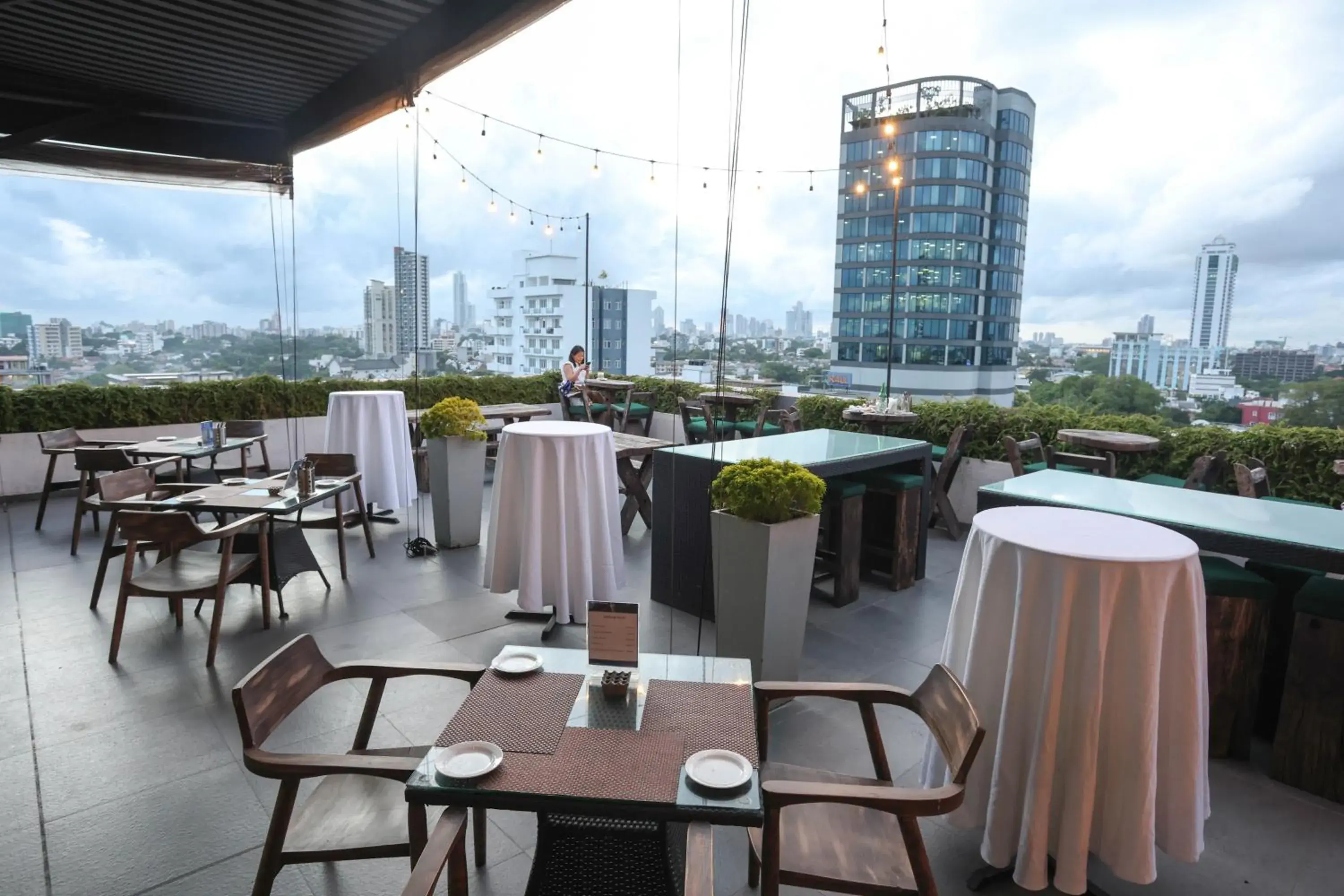 Lounge or bar in Best Western Elyon Colombo Lounge or bar in Best Western Elyon Colombo