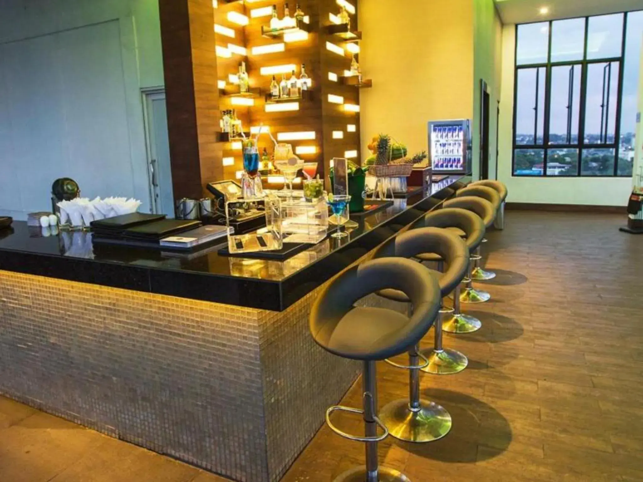 Lounge or bar in Best Western Elyon Colombo Lounge or bar in Best Western Elyon Colombo