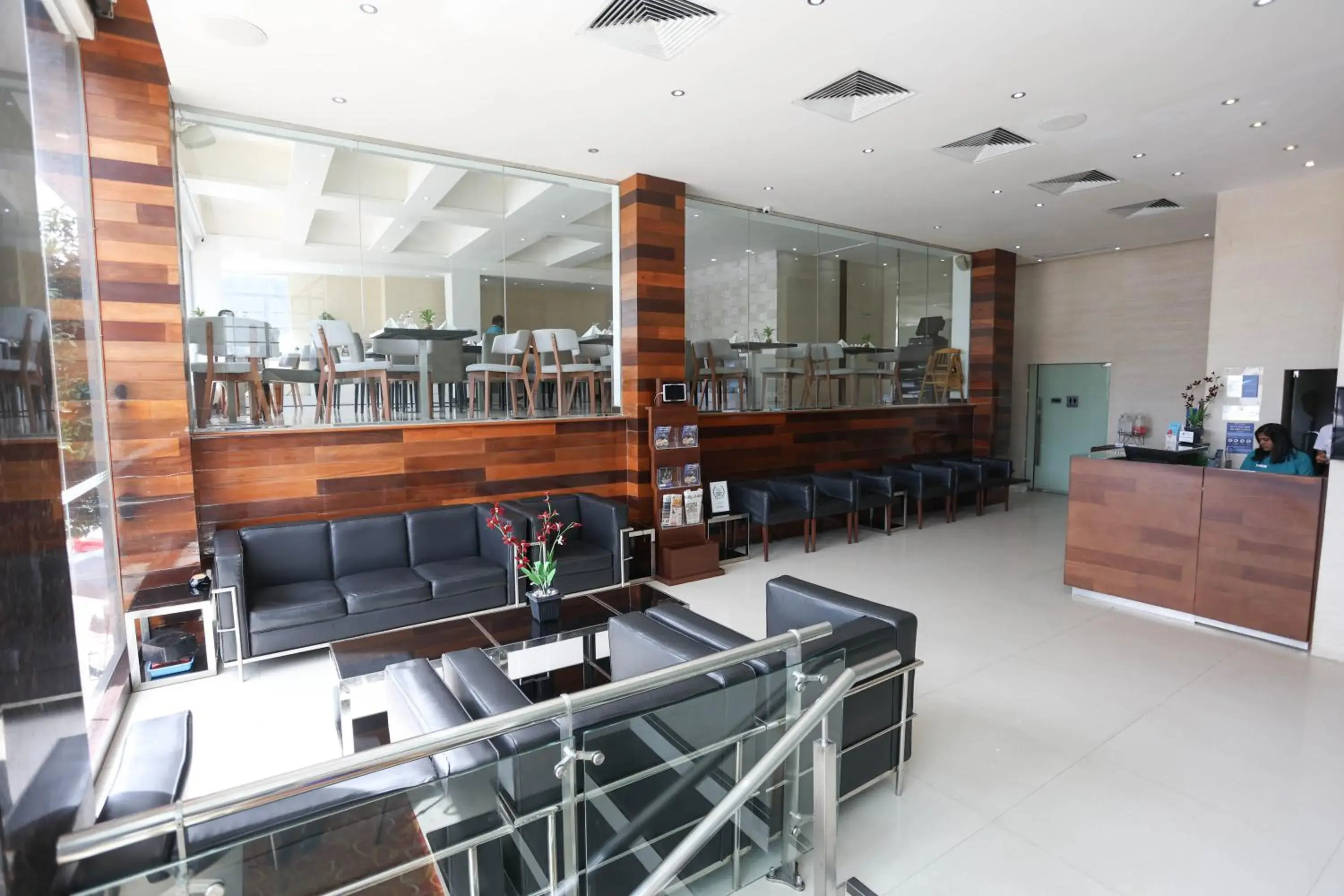 Lobby or reception in Best Western Elyon Colombo Lobby or reception in Best Western Elyon Colombo