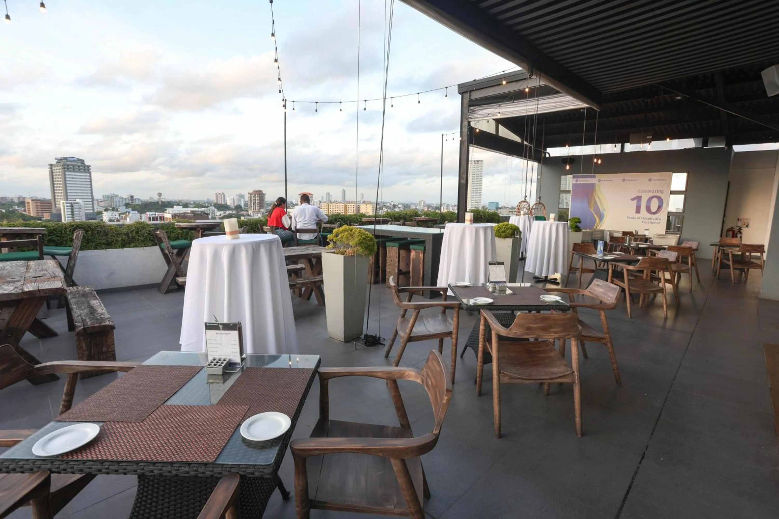 Lounge or bar in Best Western Elyon Colombo