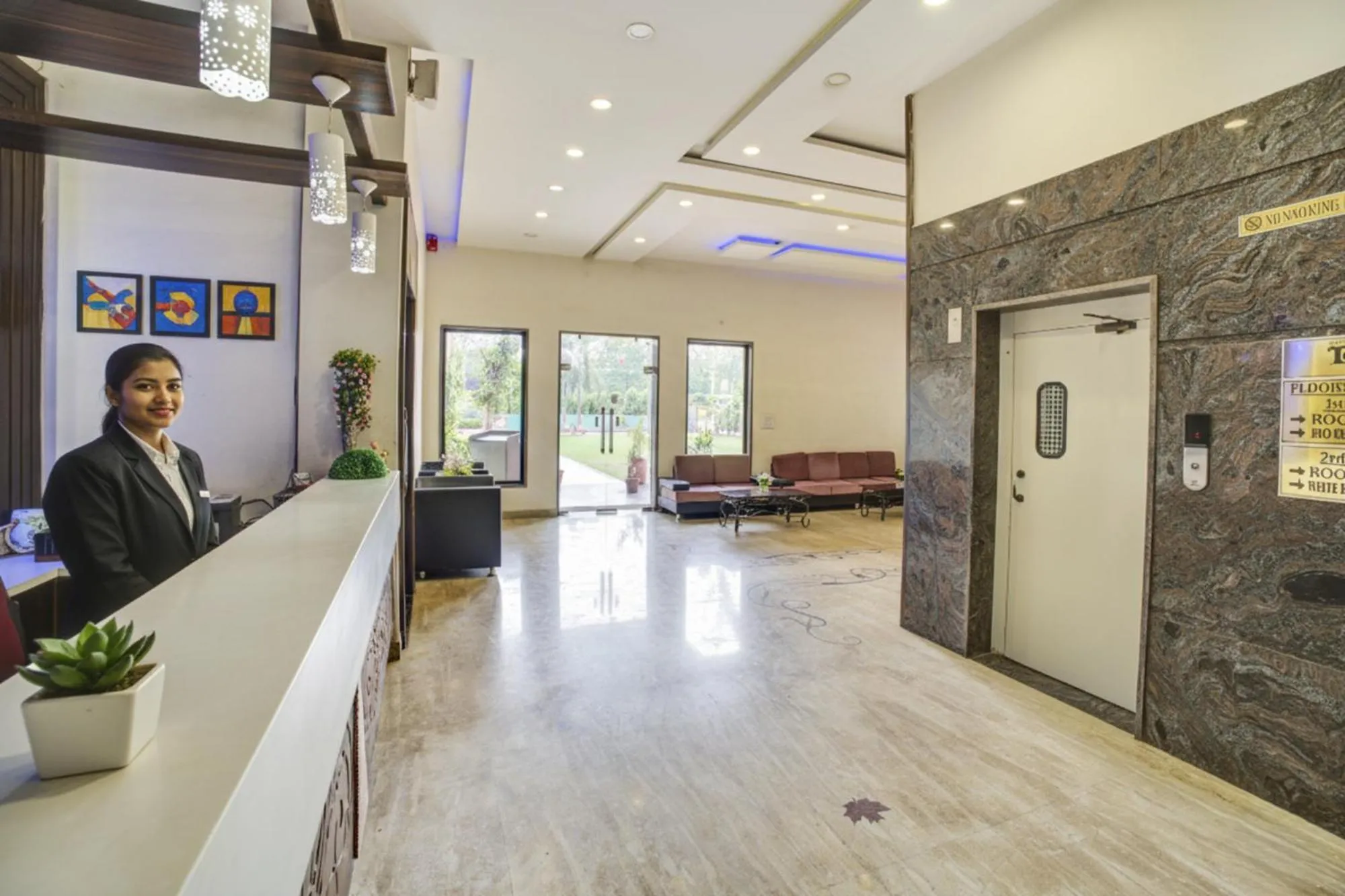 Lobby or reception in FabHotel Bee Town