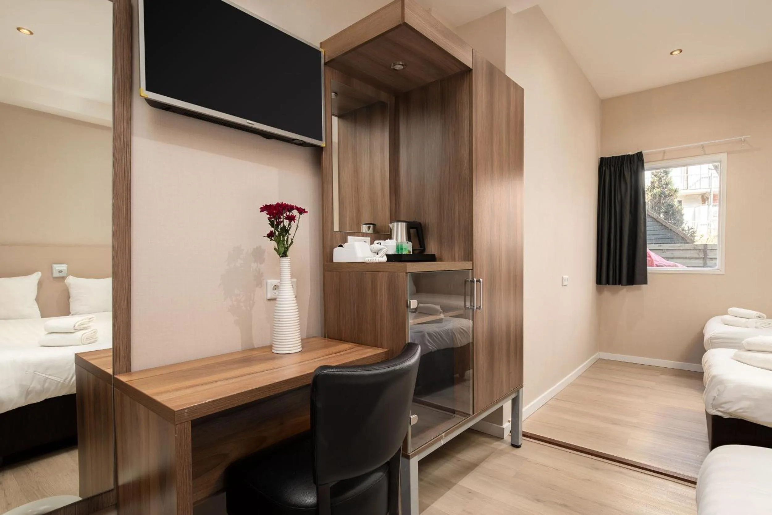 Bedroom, Bed in Hotel Victorie