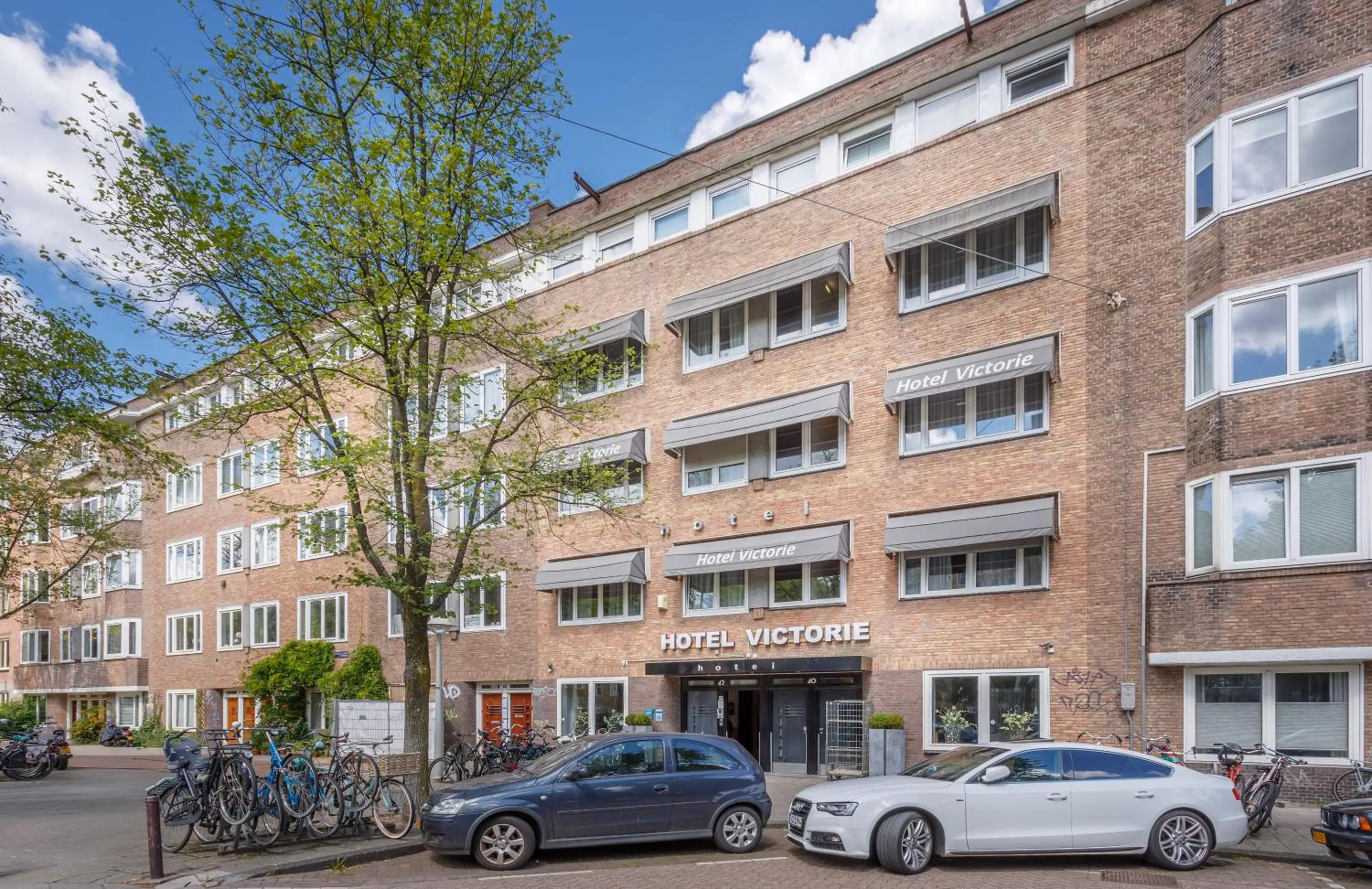 Property building in Hotel Victorie