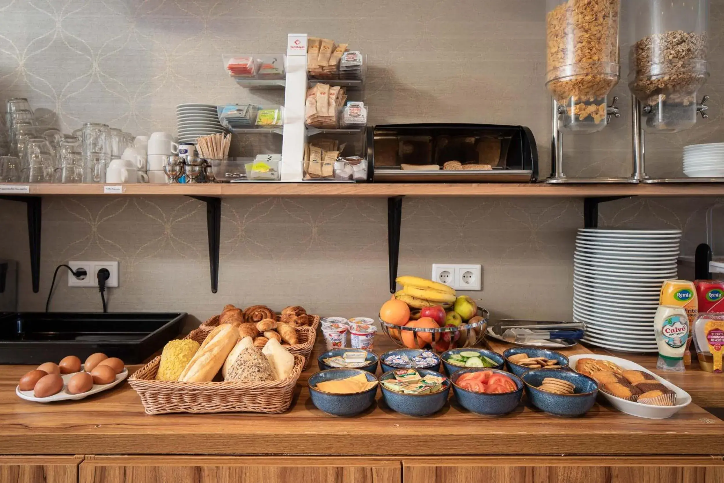 Buffet breakfast in Hotel Victorie Buffet breakfast in Hotel Victorie