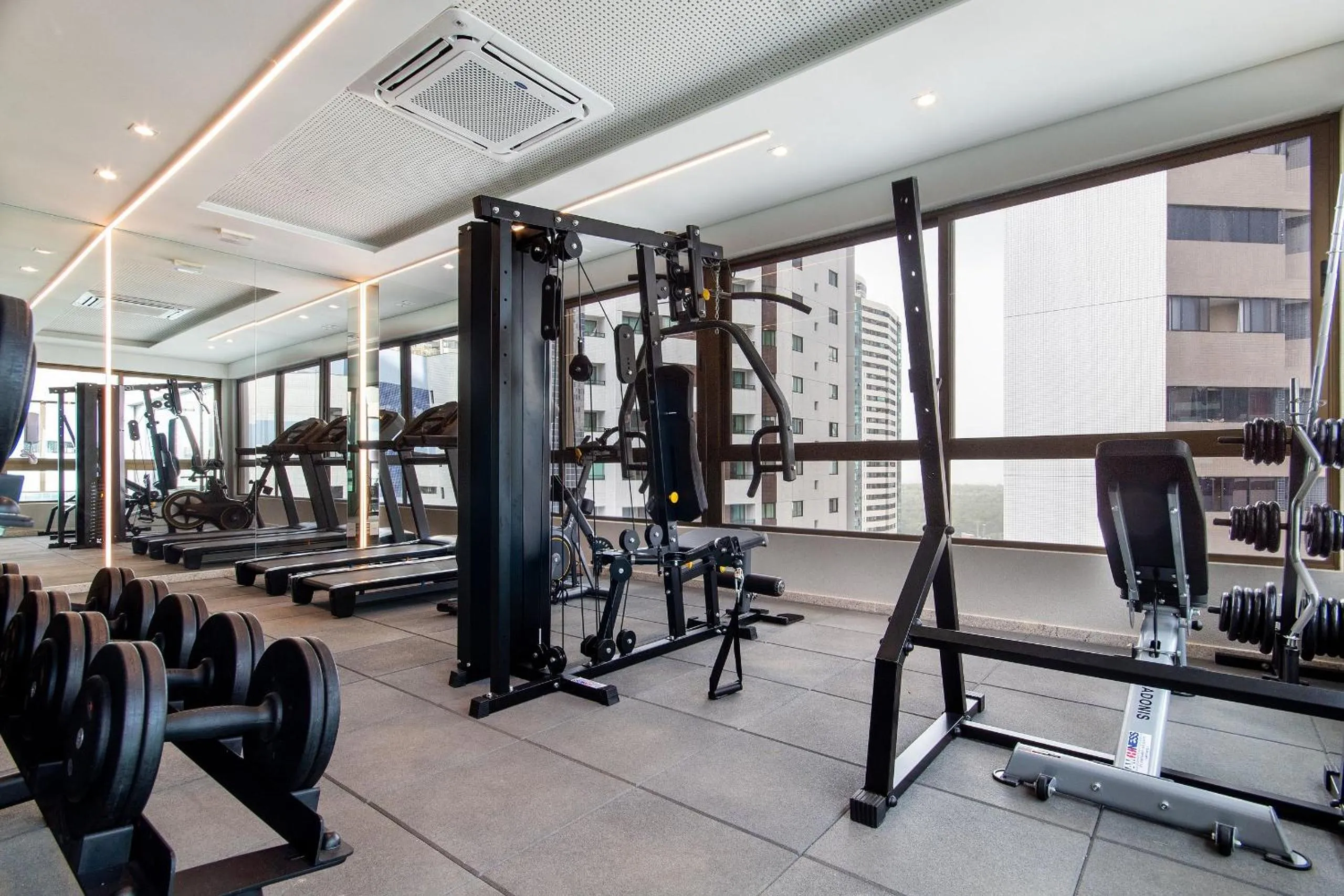 Fitness centre/facilities in Rooftop #806 - Apto em Boa Viagem por Carpediem