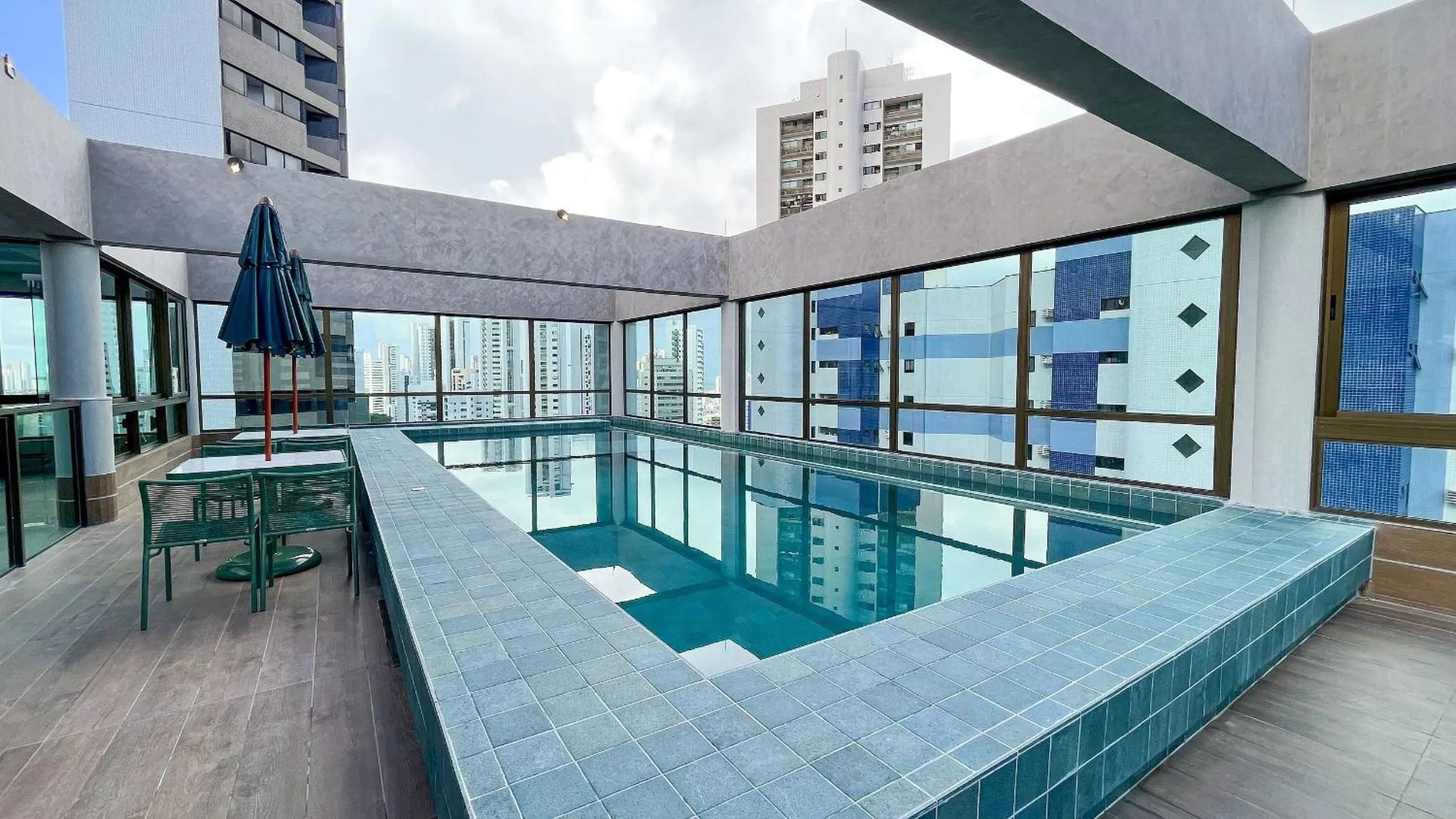 Swimming pool in Rooftop #806 - Apto em Boa Viagem por Carpediem