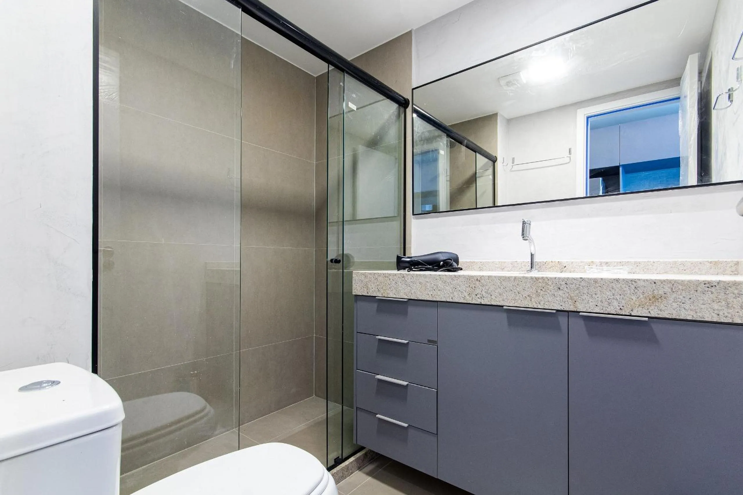 Toilet in Rooftop #806 - Apto em Boa Viagem por Carpediem