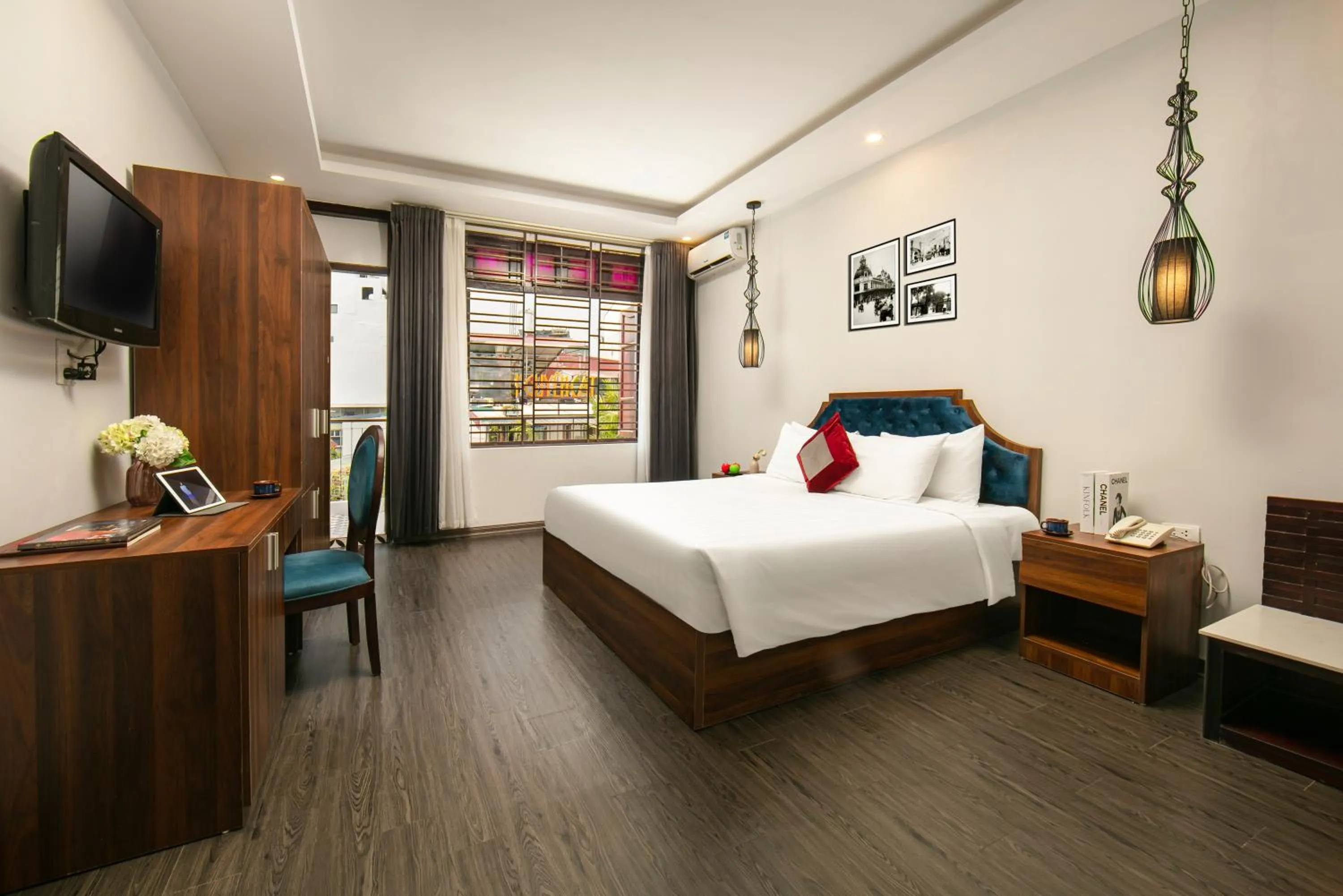 Photo of the whole room, Bed in La Renta Premier Hotel & Spa Hanoi