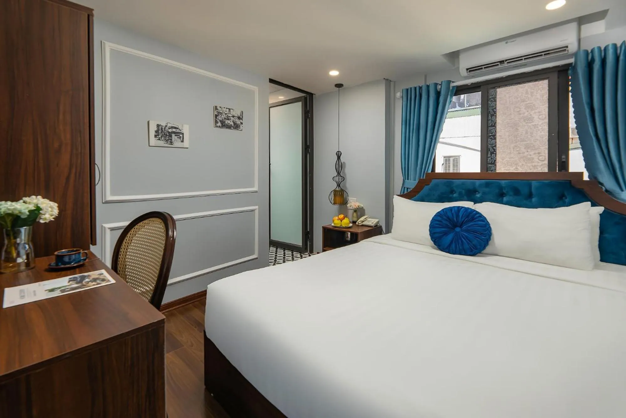 Photo of the whole room, Bed in La Renta Premier Hotel & Spa Hanoi