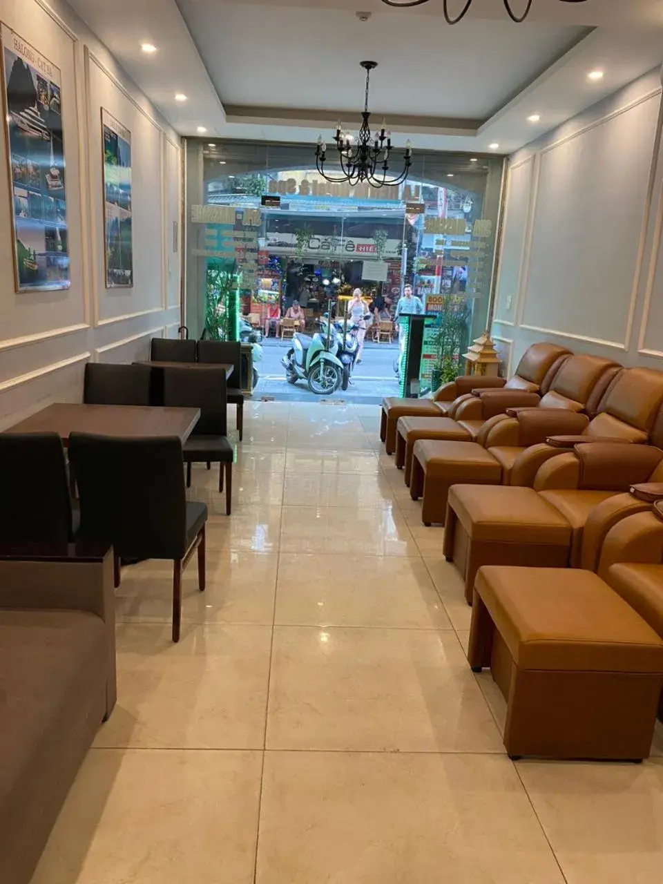 Lobby or reception in La Renta Premier Hotel & Spa Hanoi Lobby or reception in La Renta Premier Hotel & Spa Hanoi