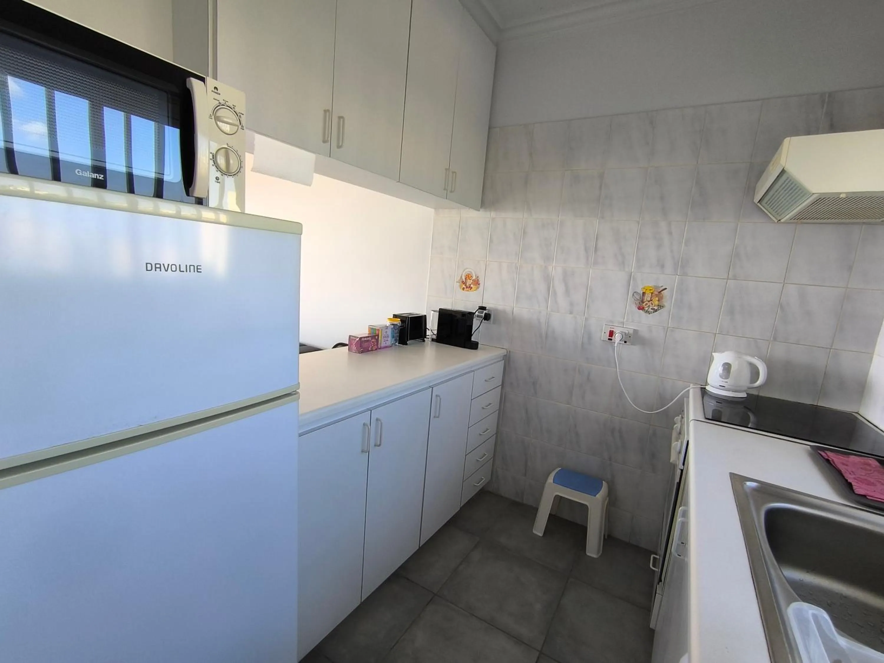 Kitchen or kitchenette in Julie's beach house