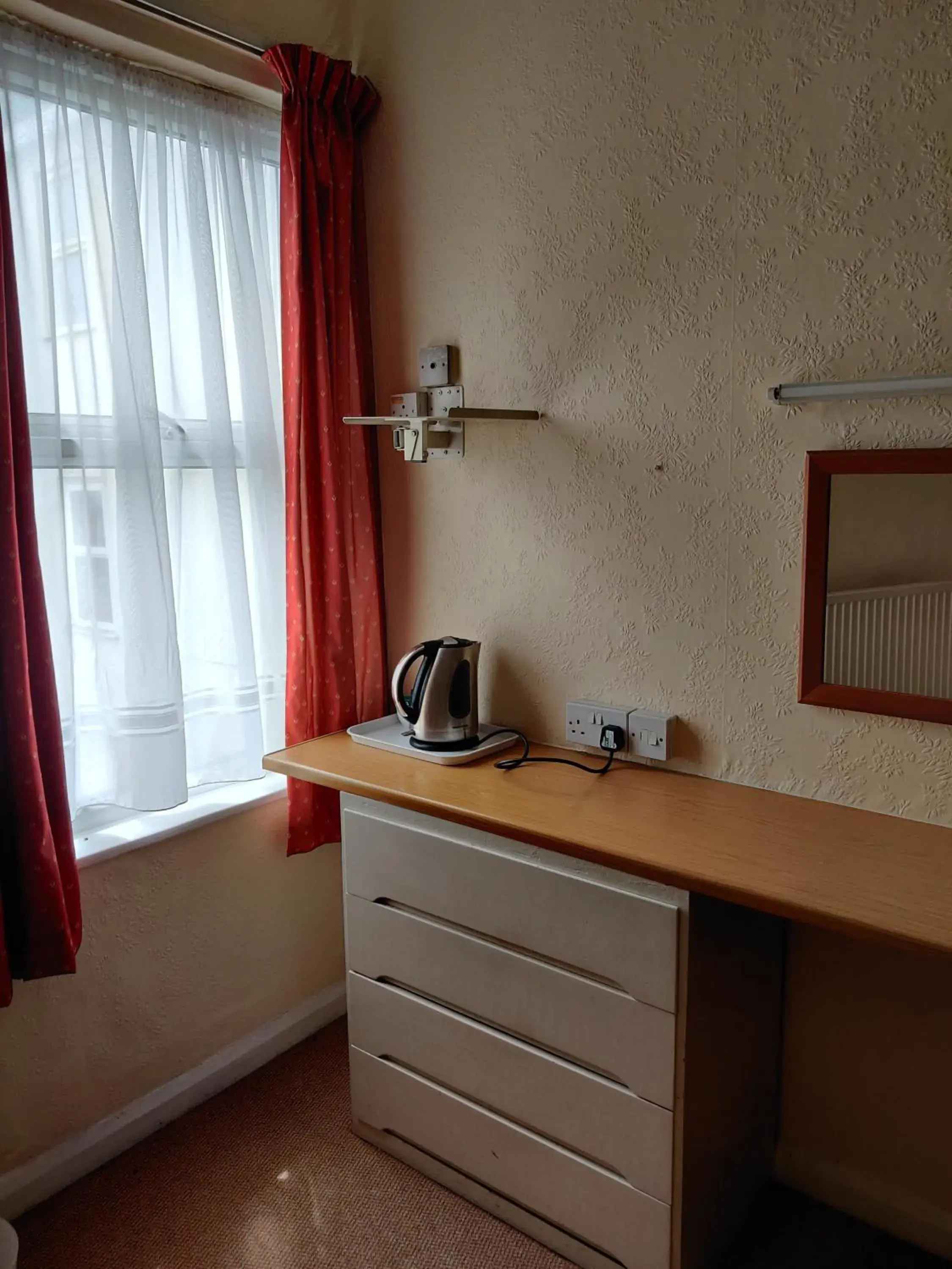 Bedroom in Inglewood Palm Hotel, Abbey Sands Torquay Bedroom in Inglewood Palm Hotel, Abbey Sands Torquay