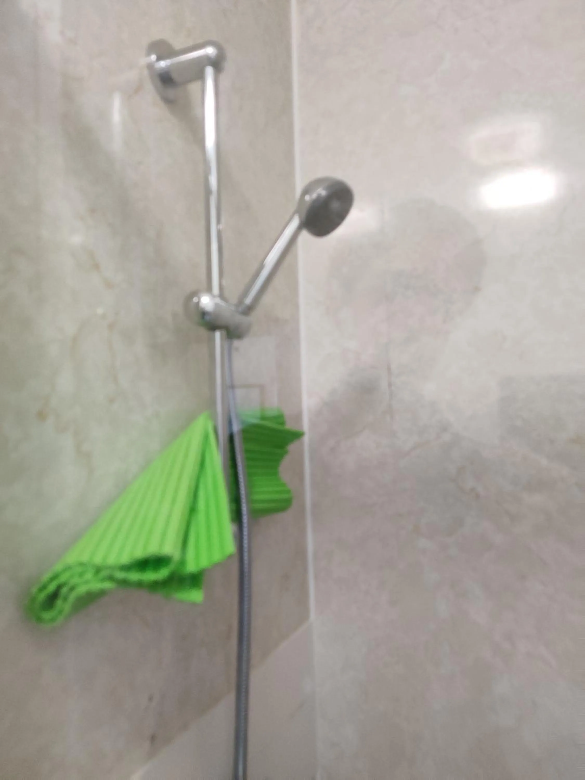 Bathroom in Inglewood Palm Hotel, Abbey Sands Torquay