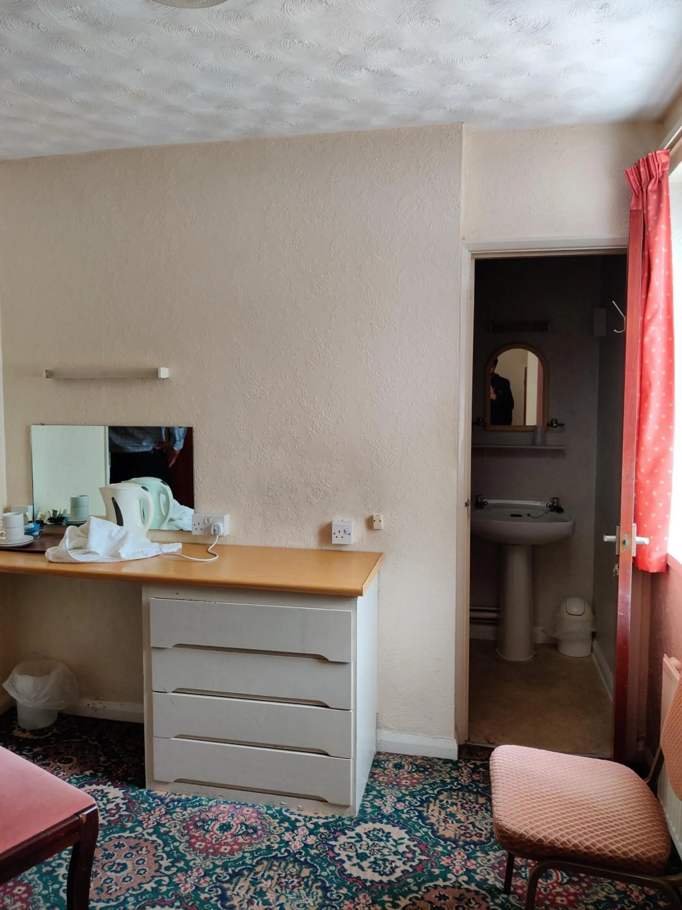 Bedroom in Inglewood Palm Hotel, Abbey Sands Torquay