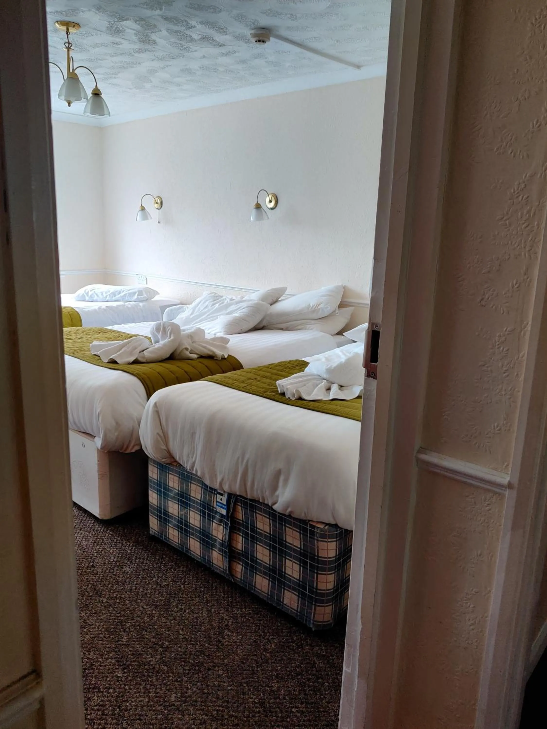 Bedroom in Inglewood Palm Hotel, Abbey Sands Torquay