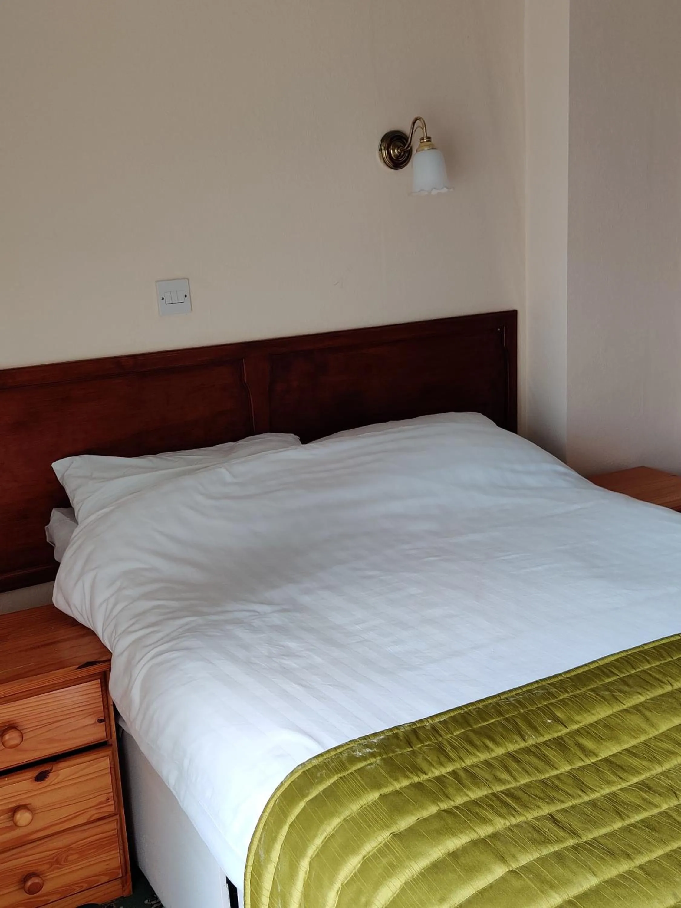 Bedroom in Inglewood Palm Hotel, Abbey Sands Torquay